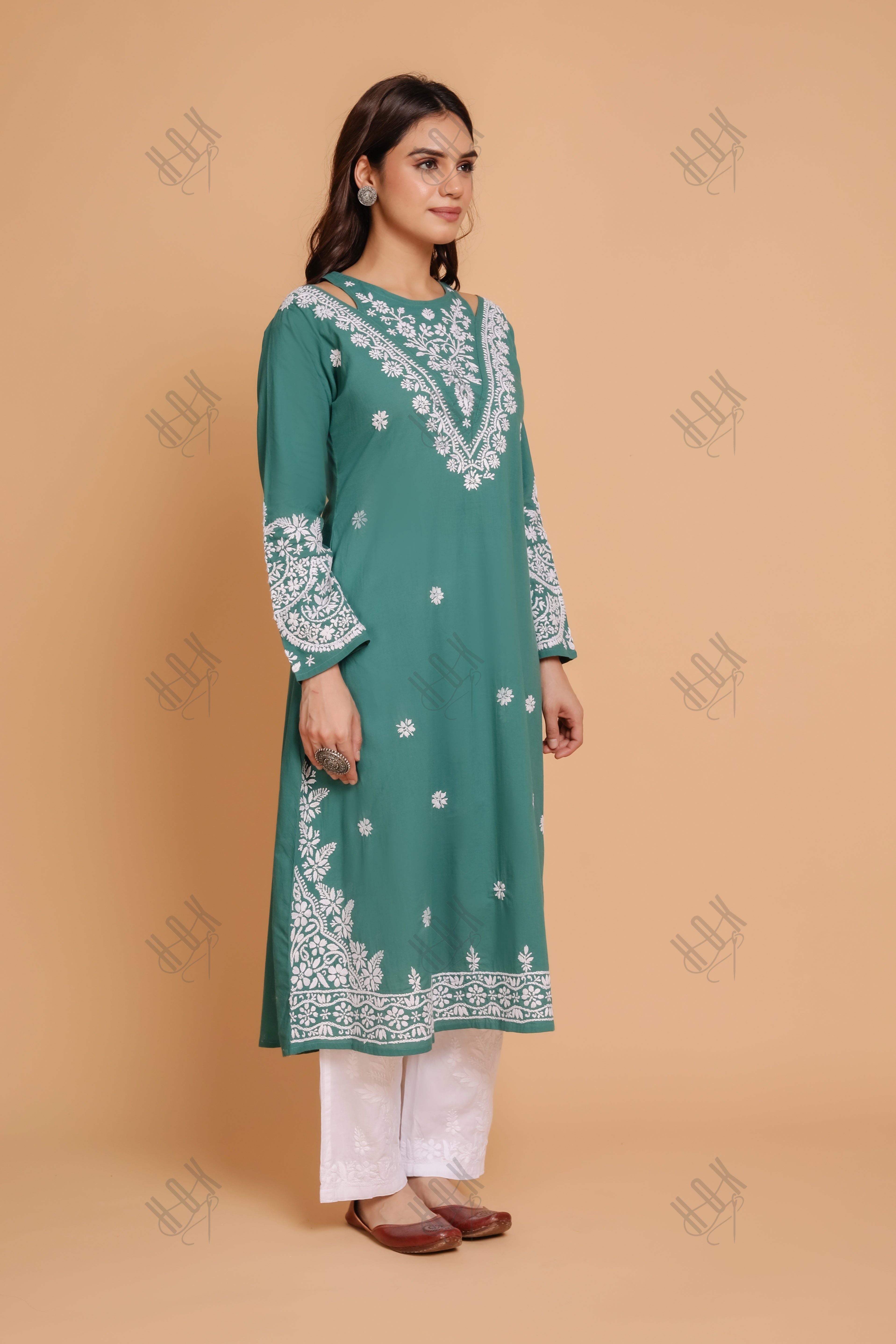 Triyata in Saba Chikankari Long kurta in cotton - Green