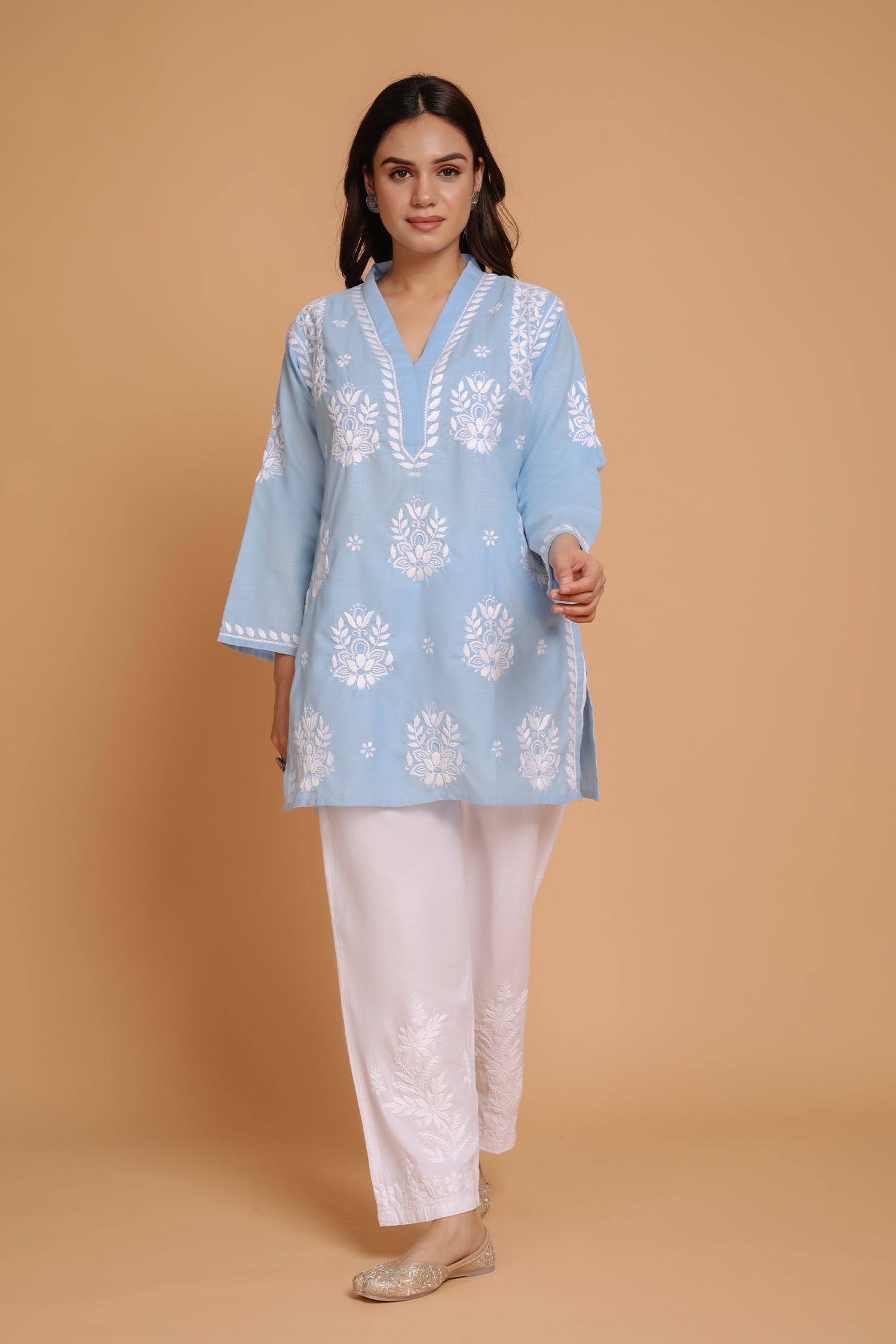 Saba Chikankari Short kurta in Slub cotton - Powder Blue