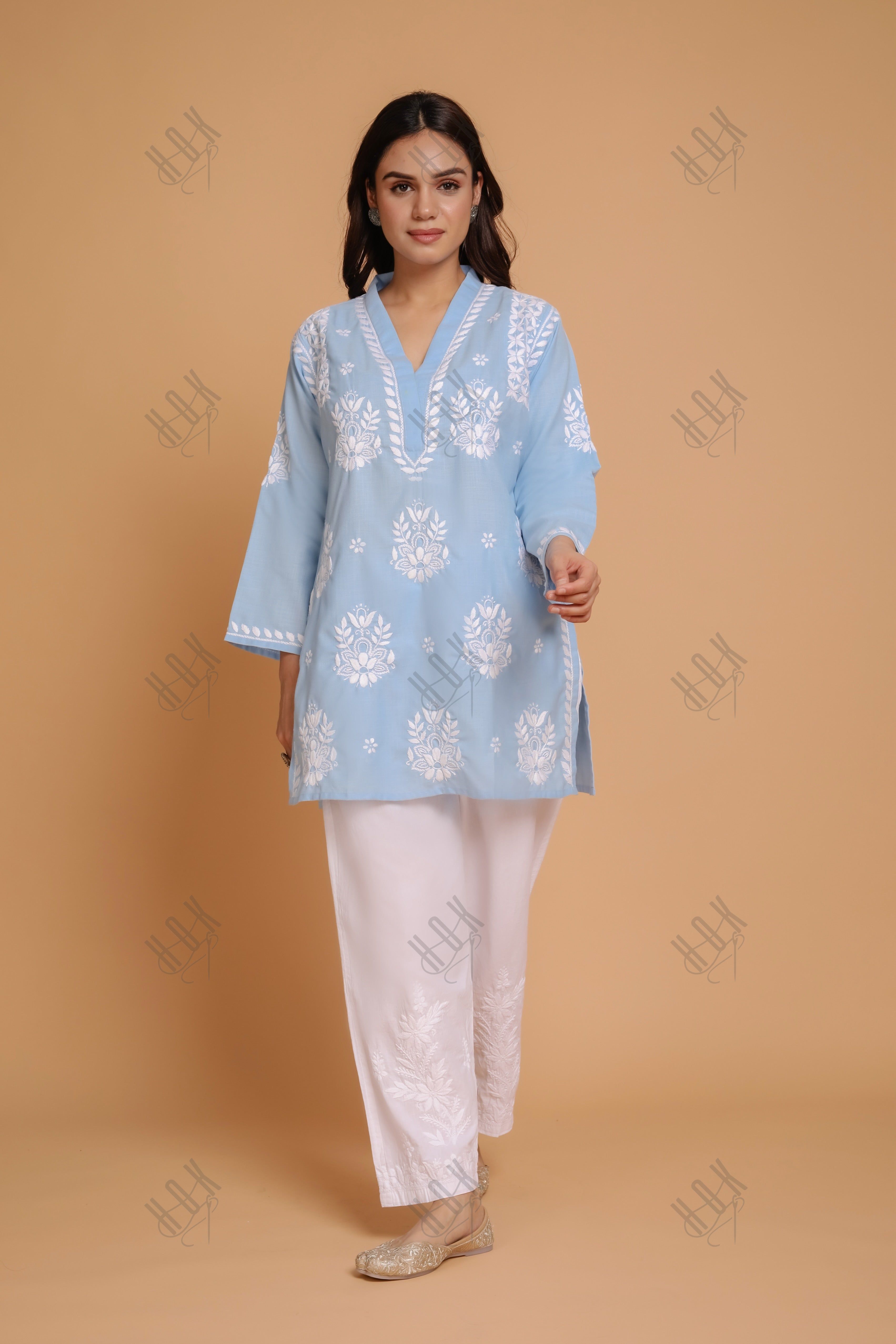 Saba Chikankari Short kurta in Slub cotton - Powder Blue