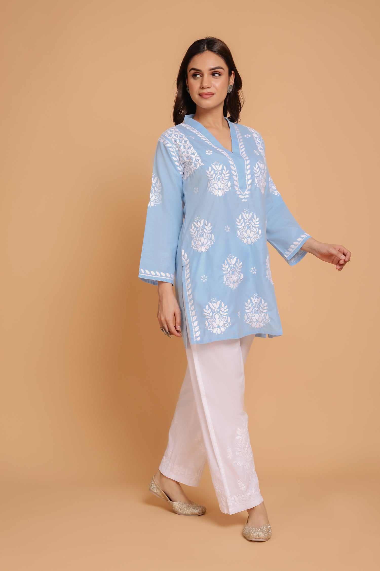 Saba Chikankari Short kurta in Slub cotton - Powder Blue