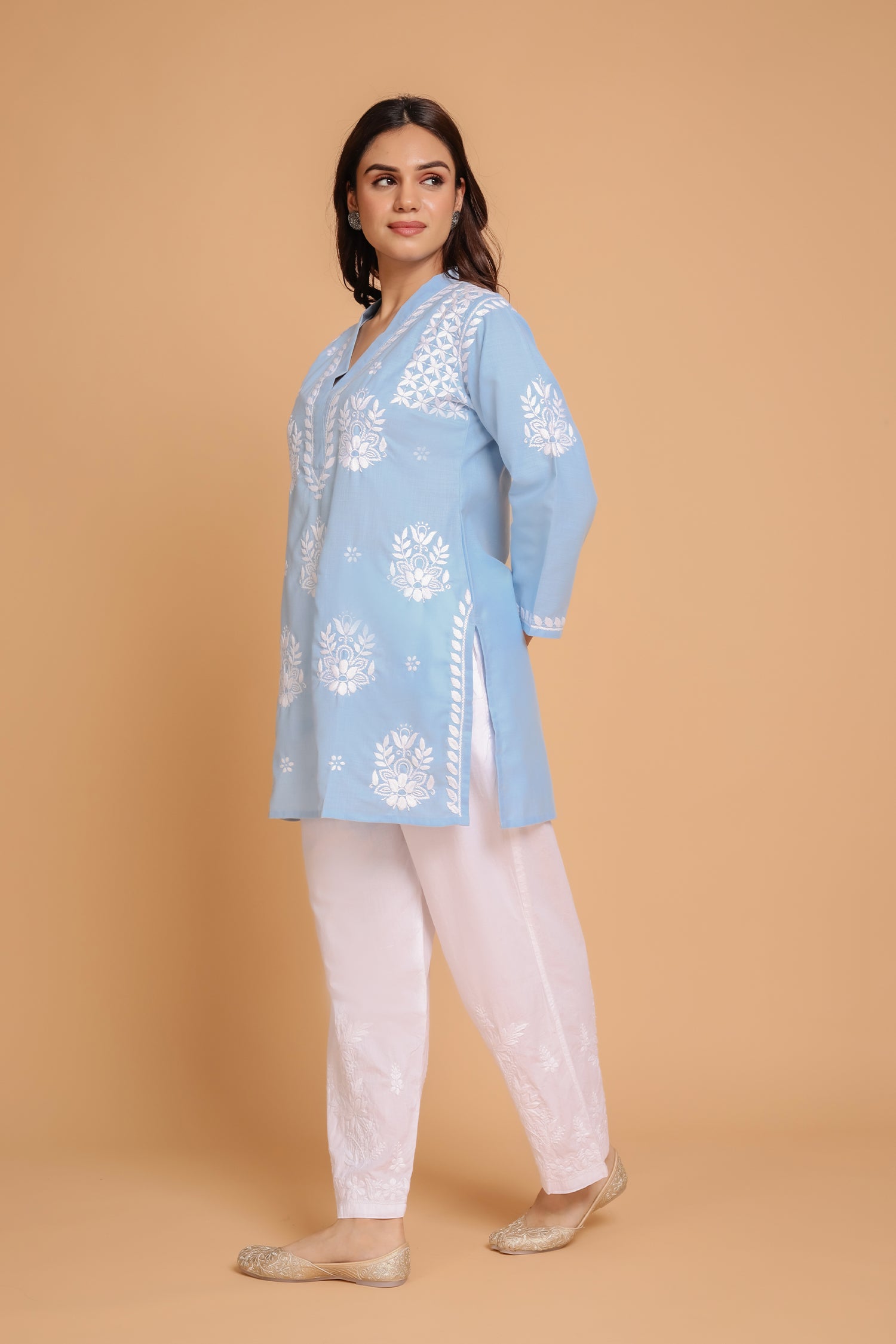 Saba Chikankari Short kurta in Slub cotton - Powder Blue