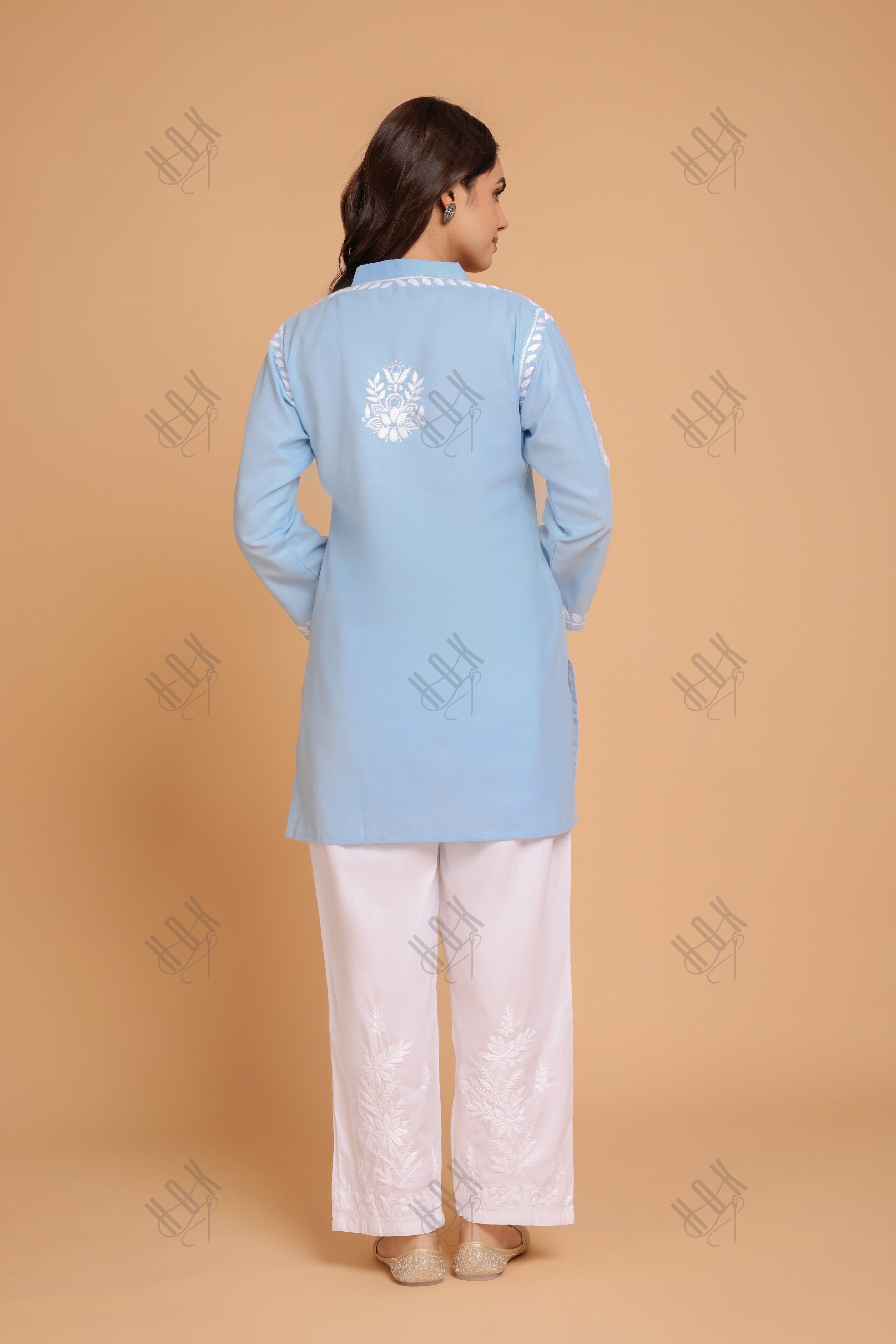 Saba Chikankari Short kurta in Slub cotton - Powder Blue