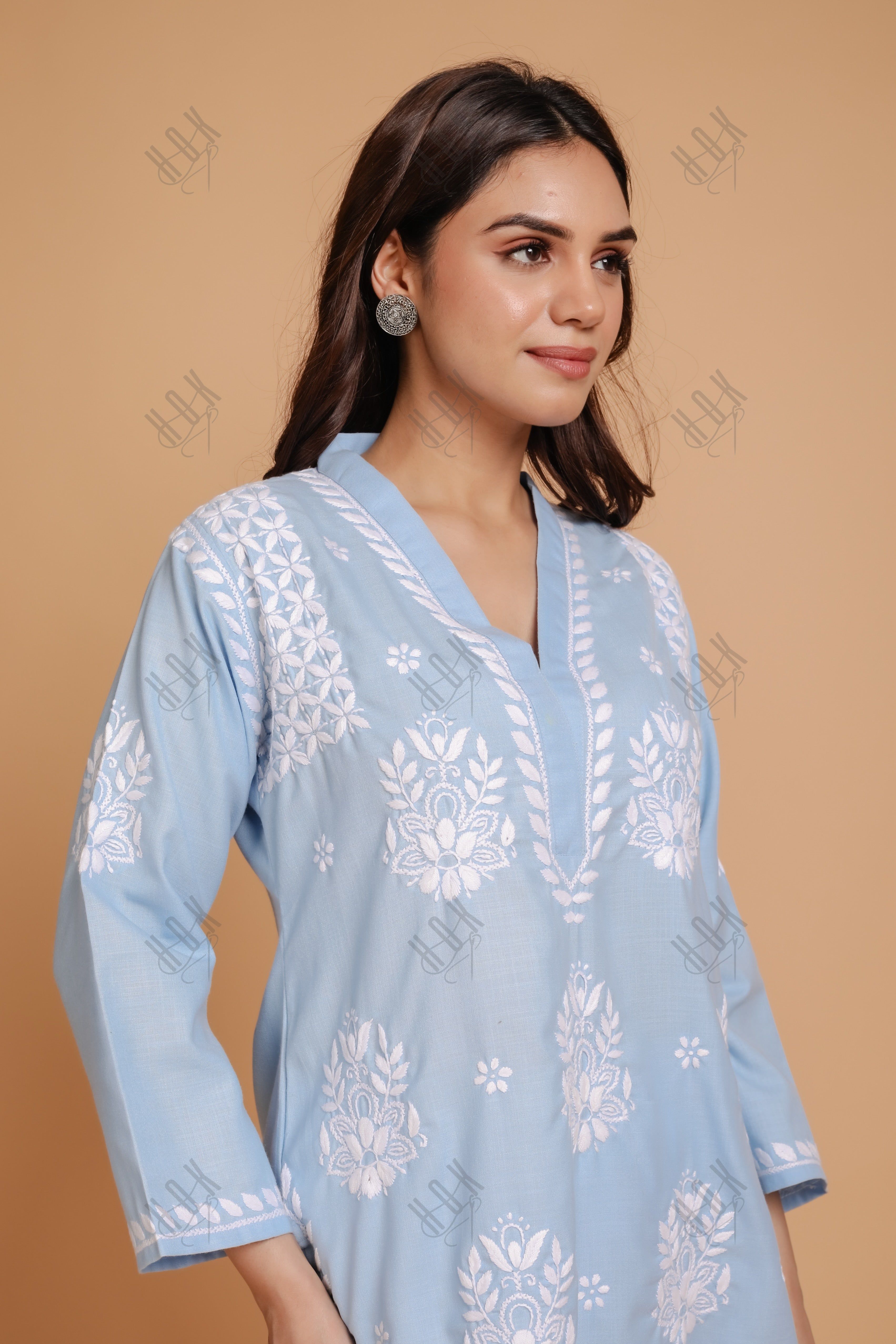 Saba Chikankari Short kurta in Slub cotton - Powder Blue