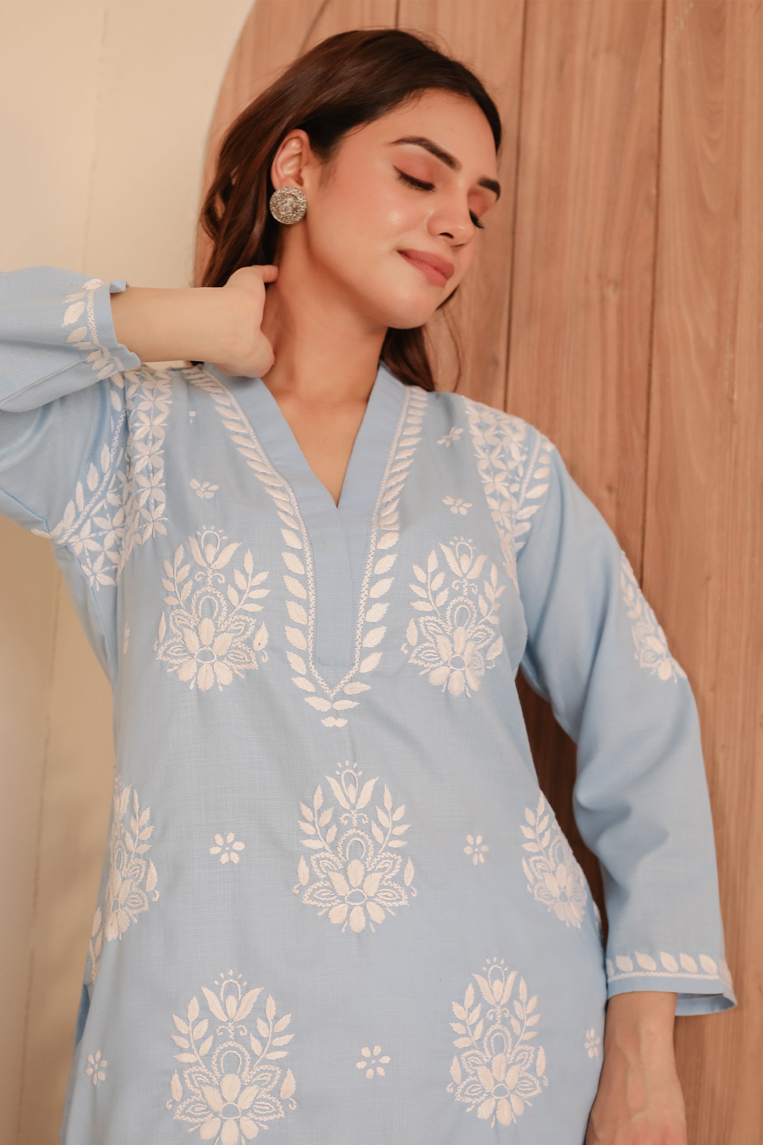 Saba Chikankari Short kurta in Slub cotton - Powder Blue