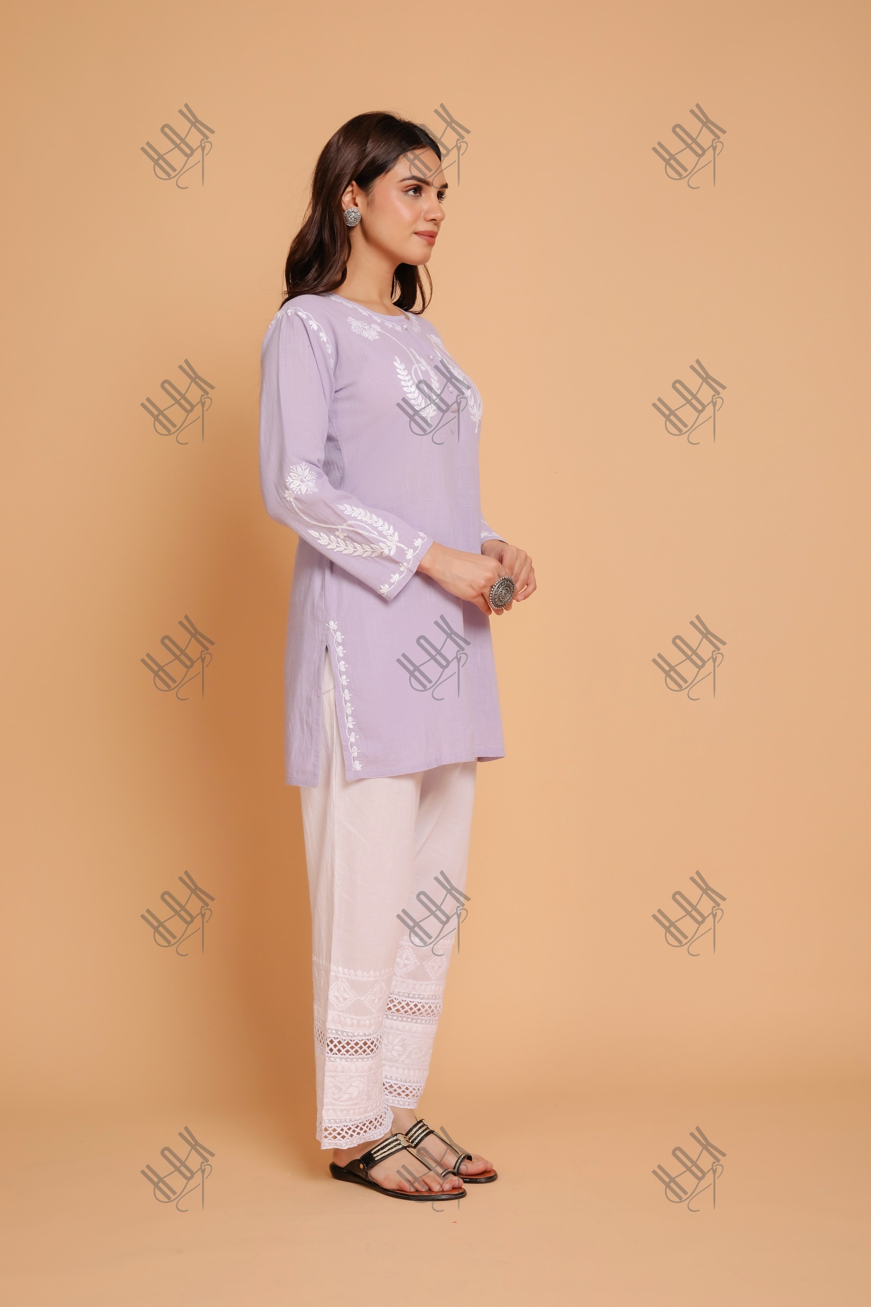 Jasmeet Saba Chikankari Short kurta in Slub cotton - Lilac