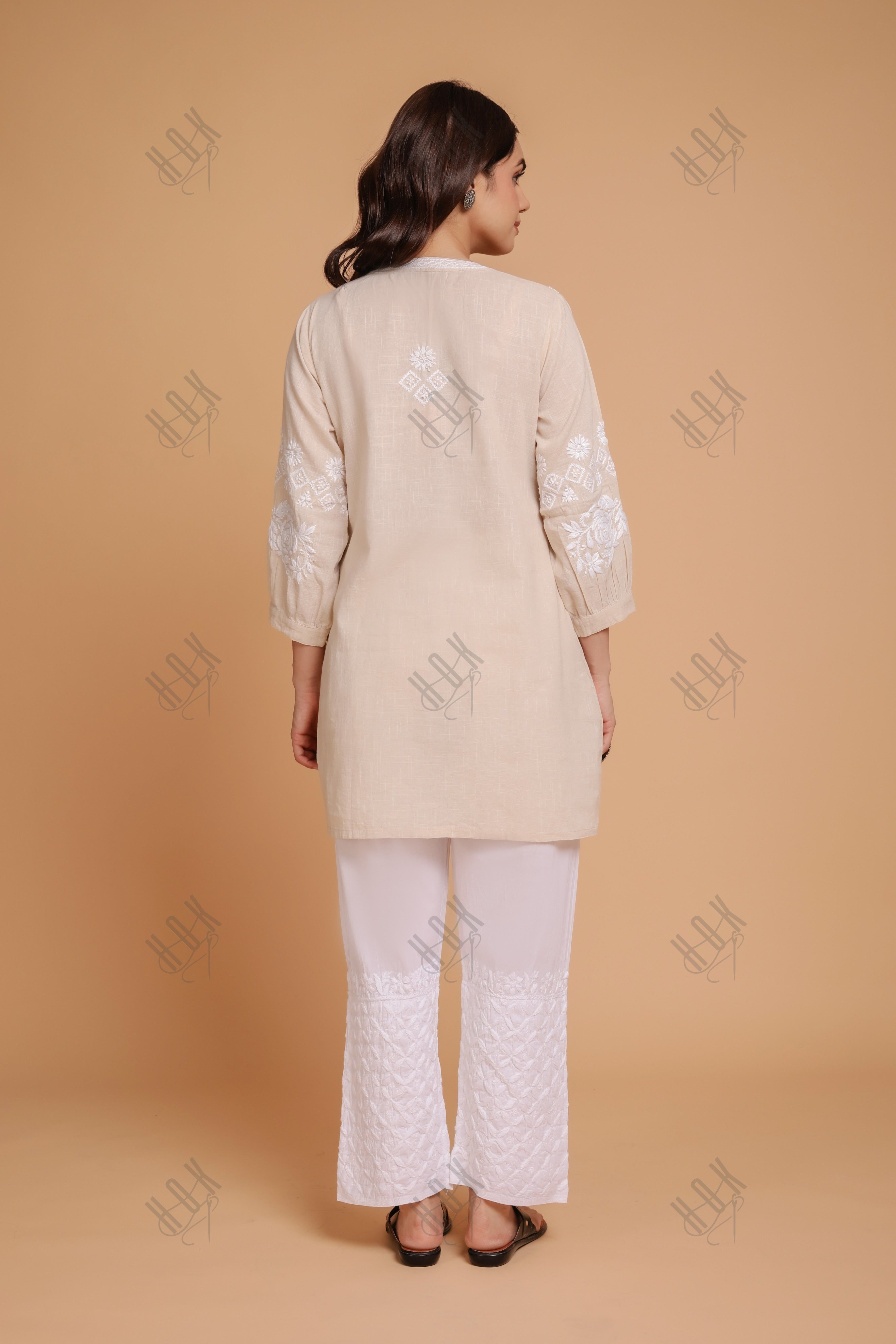 Saba Chikankari Short kurta in Slub Cotton - Beige