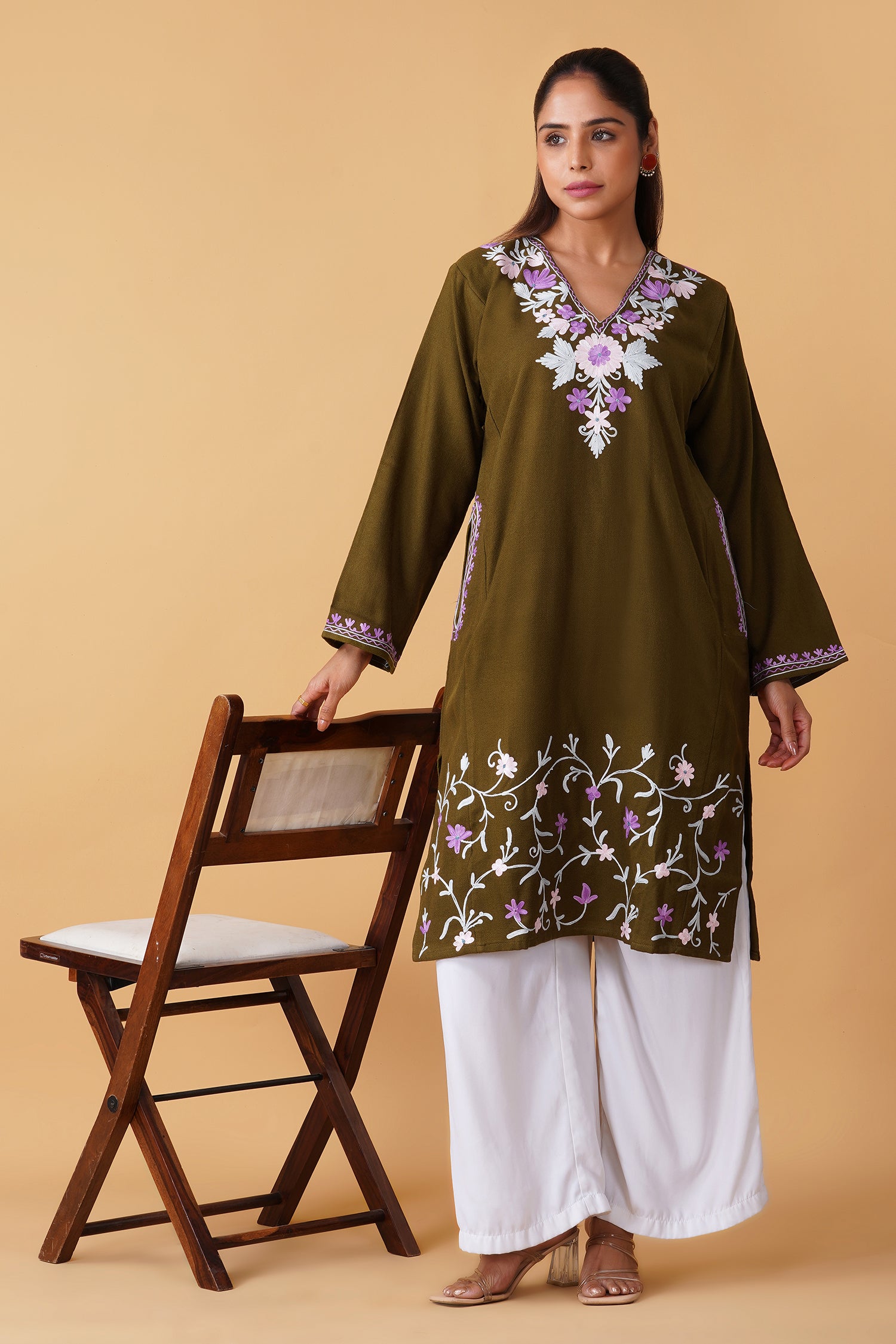 Woolen Phiran in Kashmiri Aari Embroidery - Green