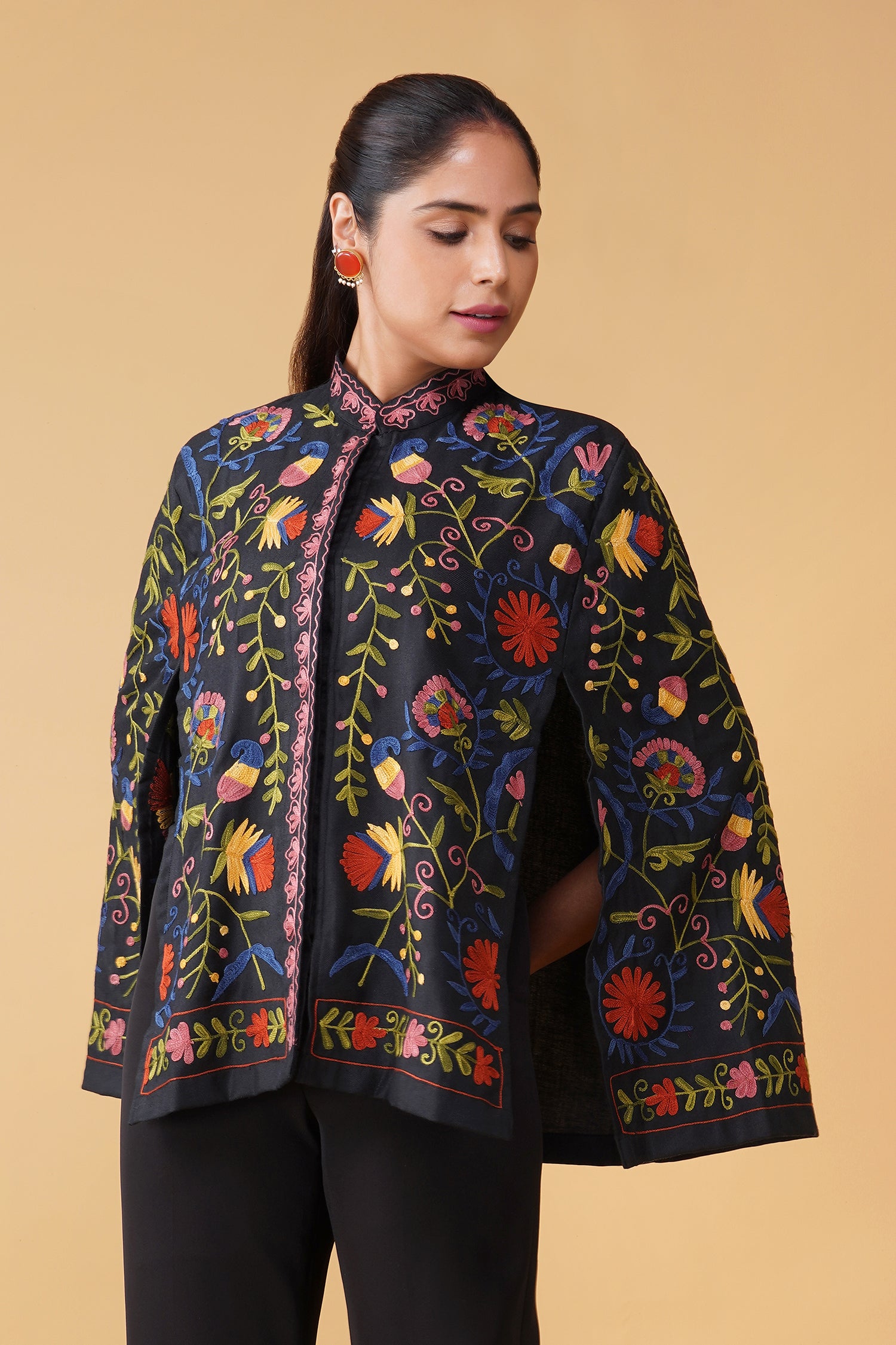 Woolen Kashmiri Aari Cape – Black Multi-Colour