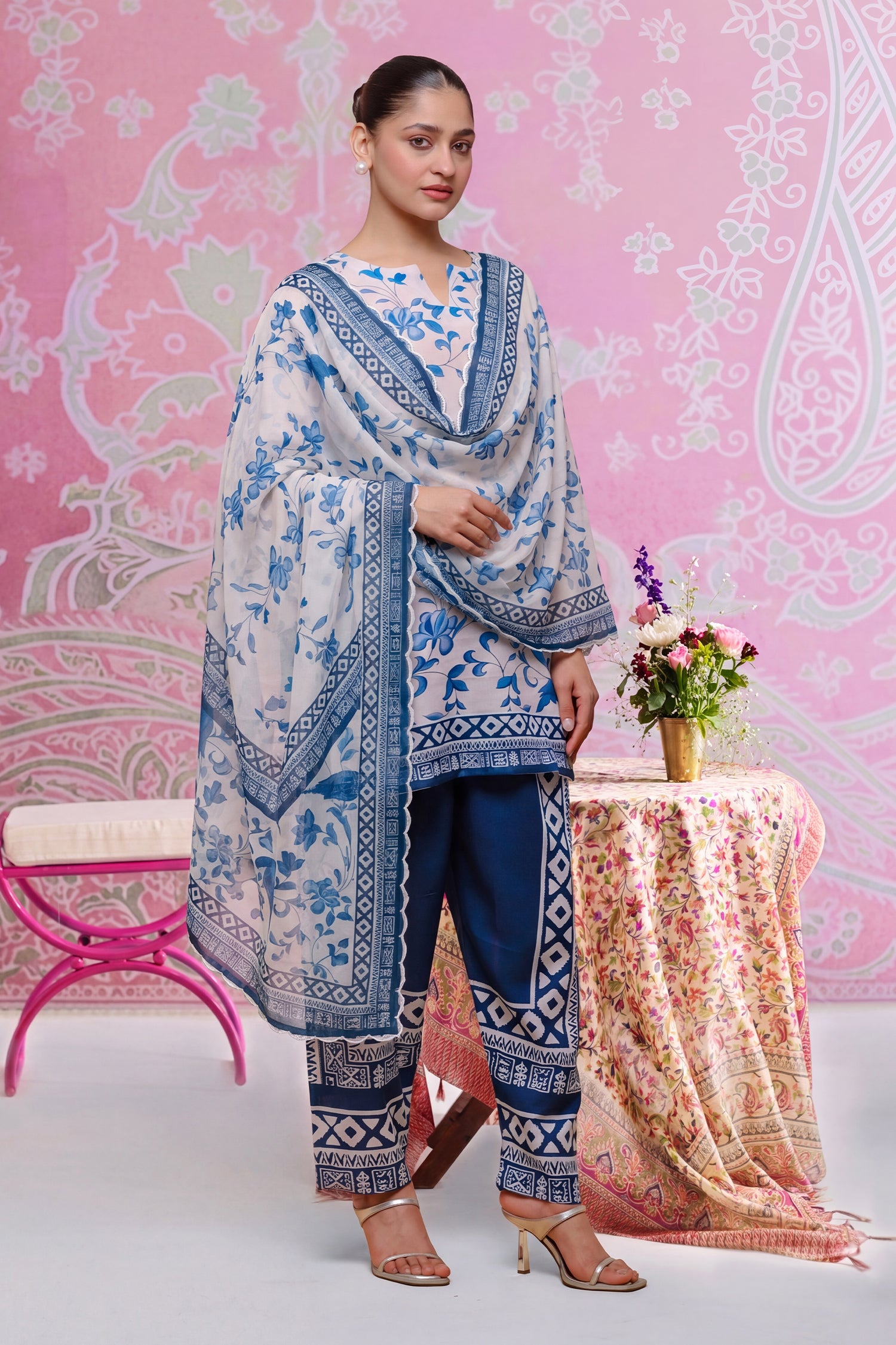 Printed Organza Dupatta in Off white with blue