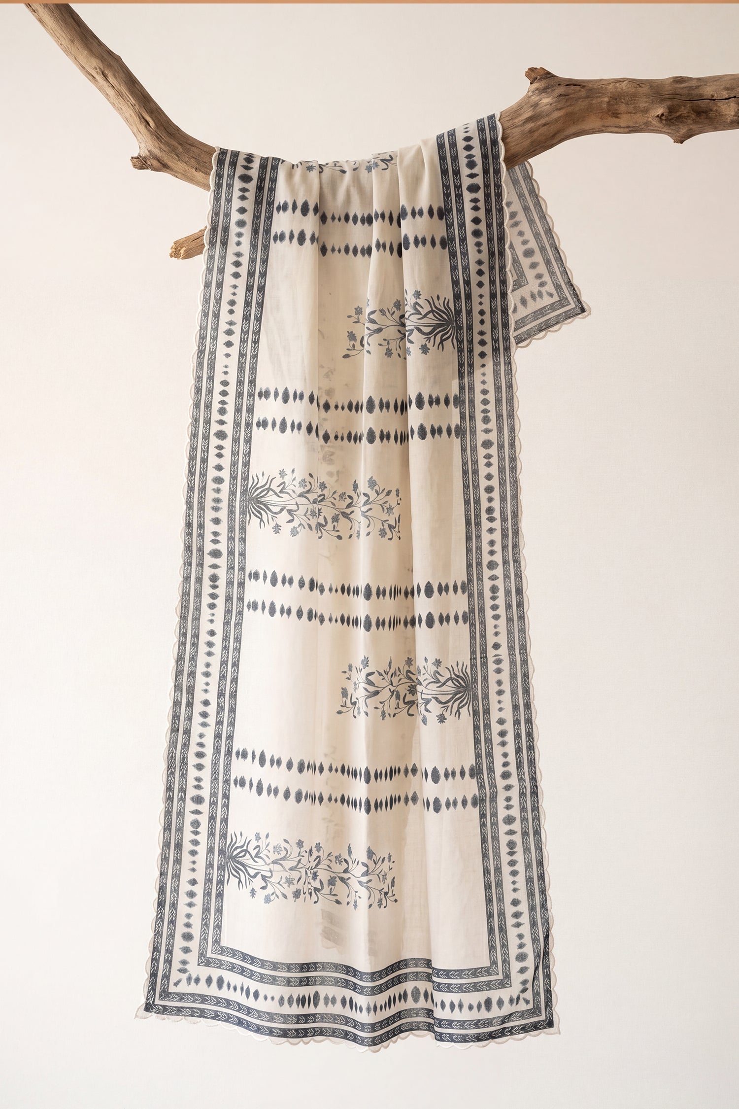 HK_LP41Dupatta/1777173410307-b6ozjdqj.jpg