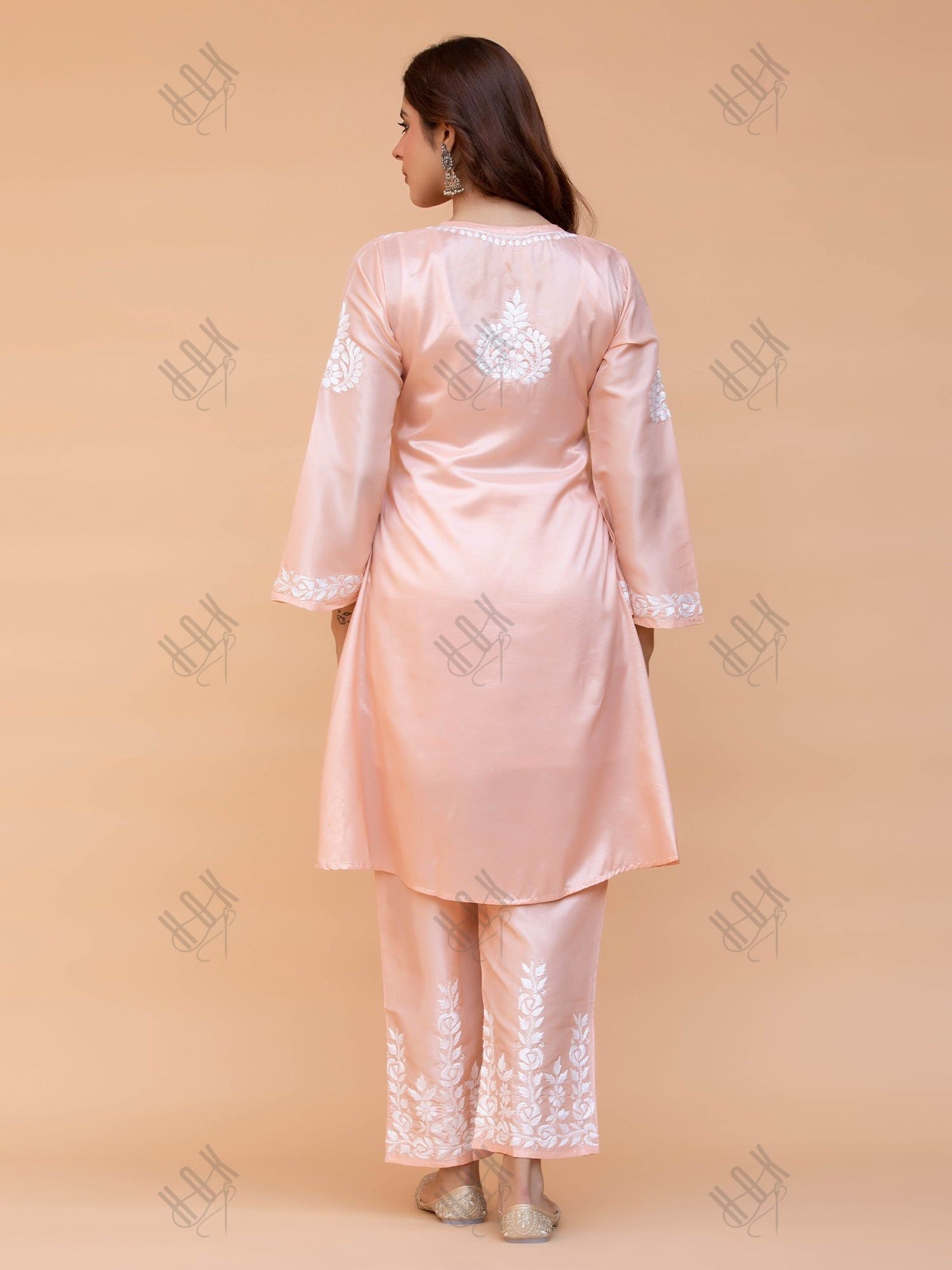 Mahnaz in Saba Chikankari Kurta Set in Habutai Silk - Peach