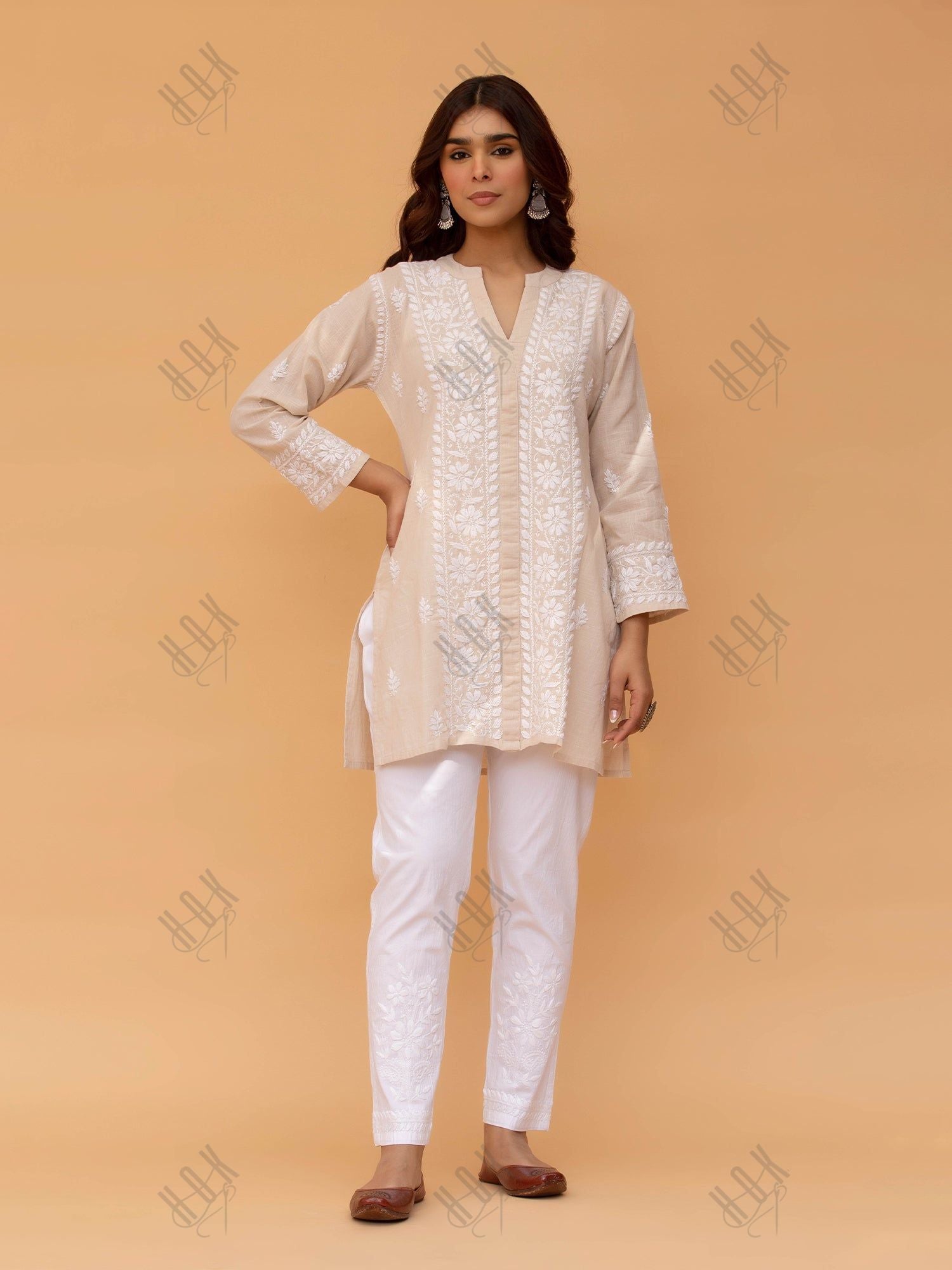 Saba Chikankari Short kurta in Slub cotton - Beige