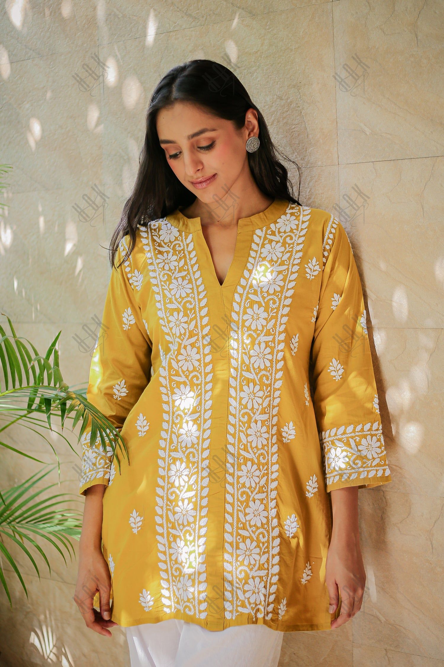 Saba Chikankari Short Kurta In Slub Cotton - Mustard