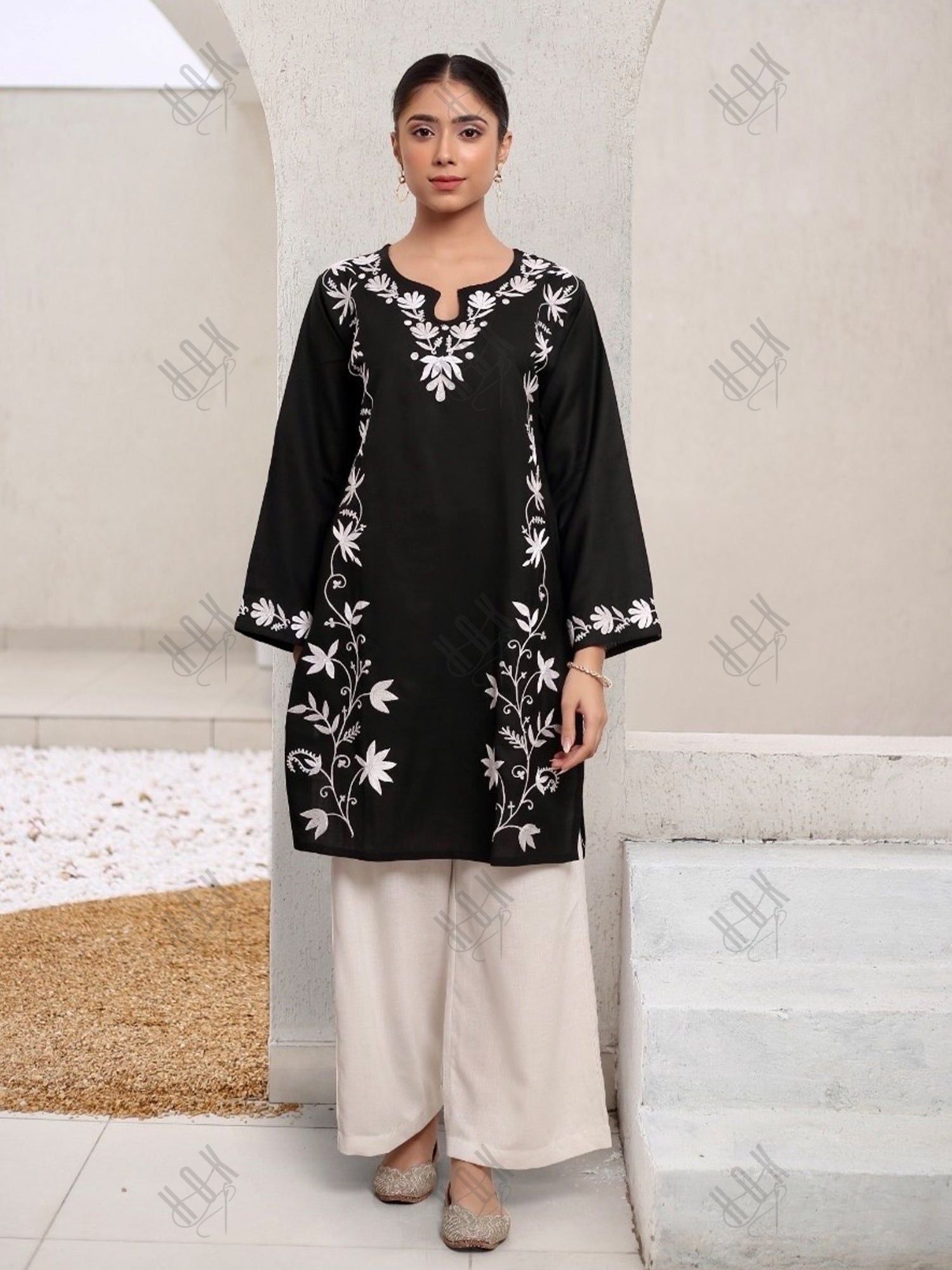 Falak Kashmiri Long Kurta - Black