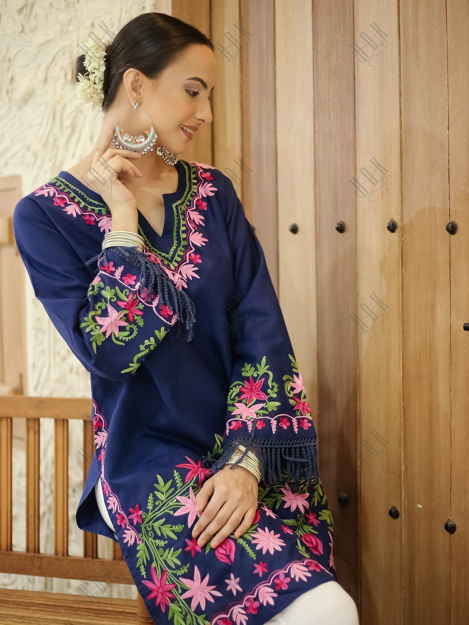 Ravneet in Falak Kashmiri Long Kurta - Blue