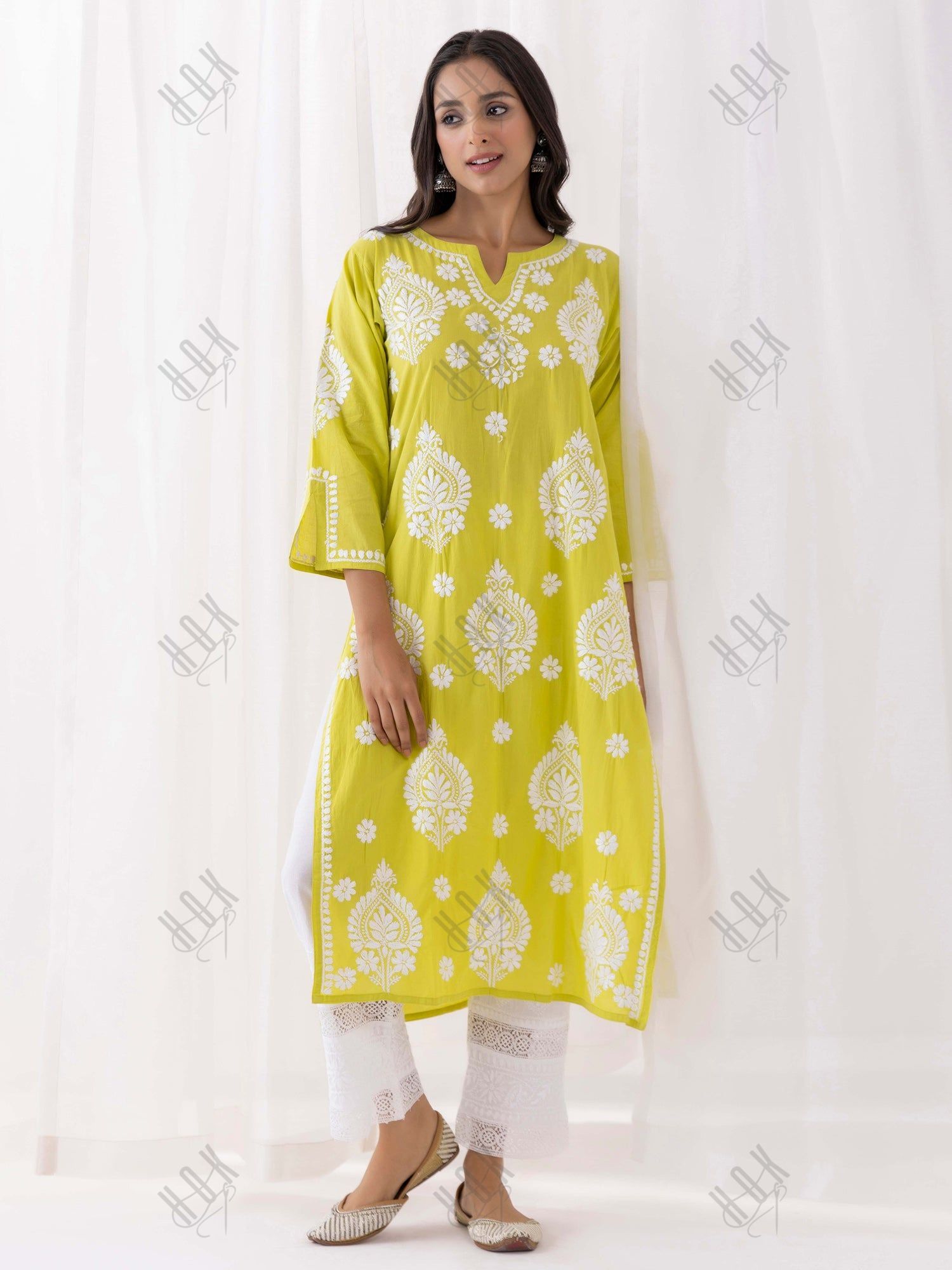 Fizaa Chikankari Kurta in Rayon Cotton Notch Neck Green