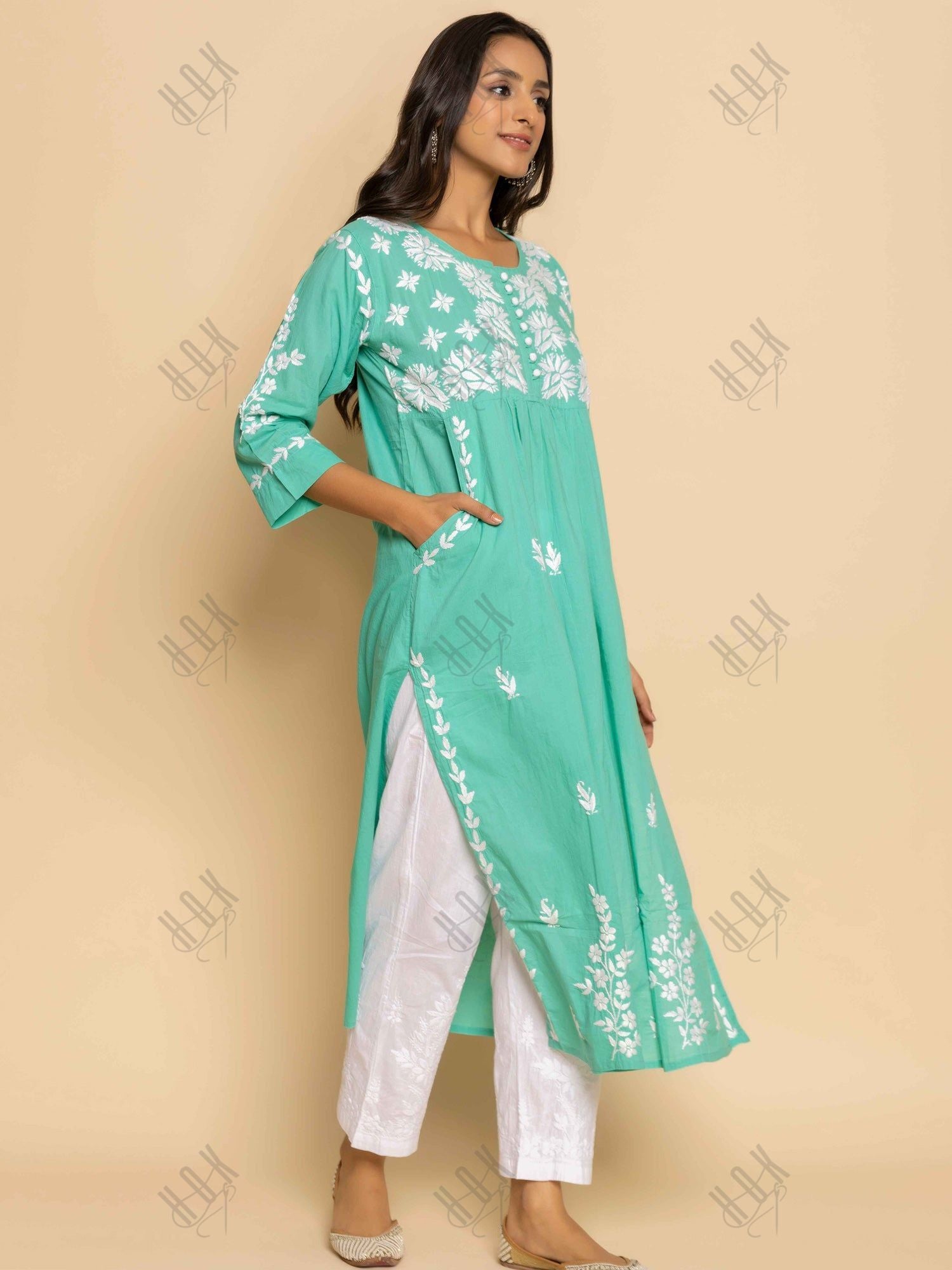 Fizaa Chikankari Kurta in Cotton Round Neck Sea Green