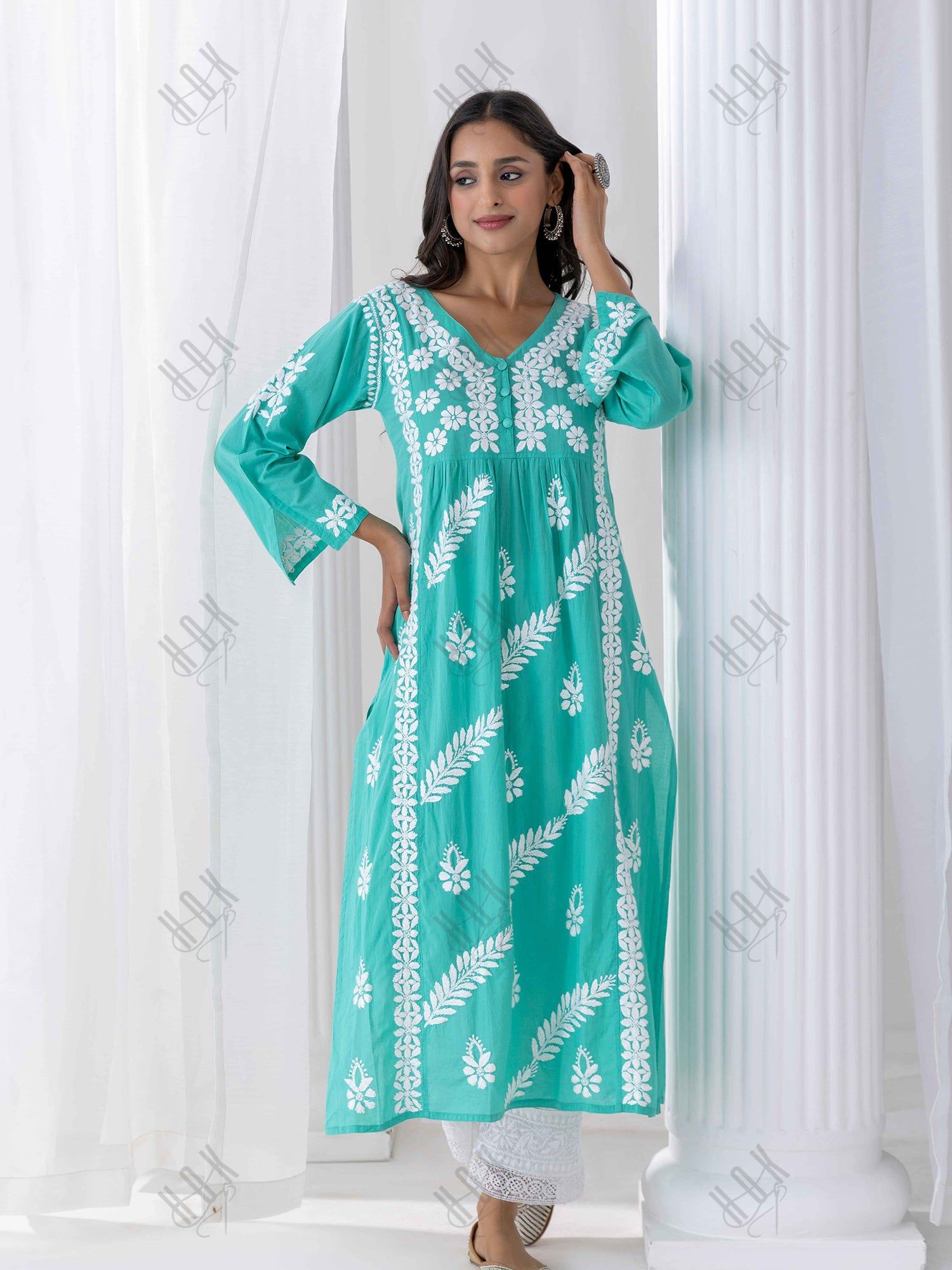 Fizaa Chikankari Kurta in Cotton V Neck Sea Green