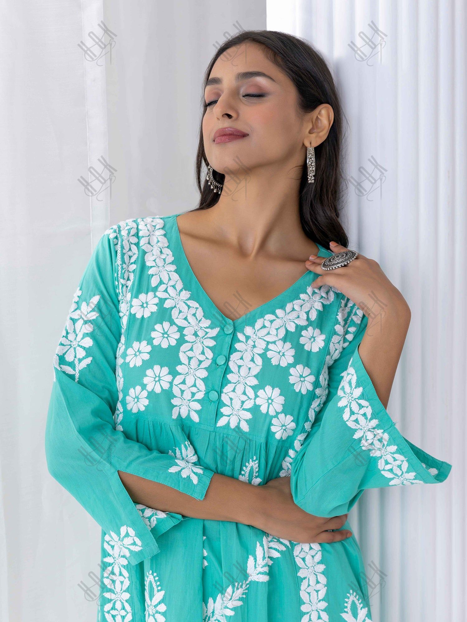 Fizaa Chikankari Kurta in Cotton V Neck Sea Green