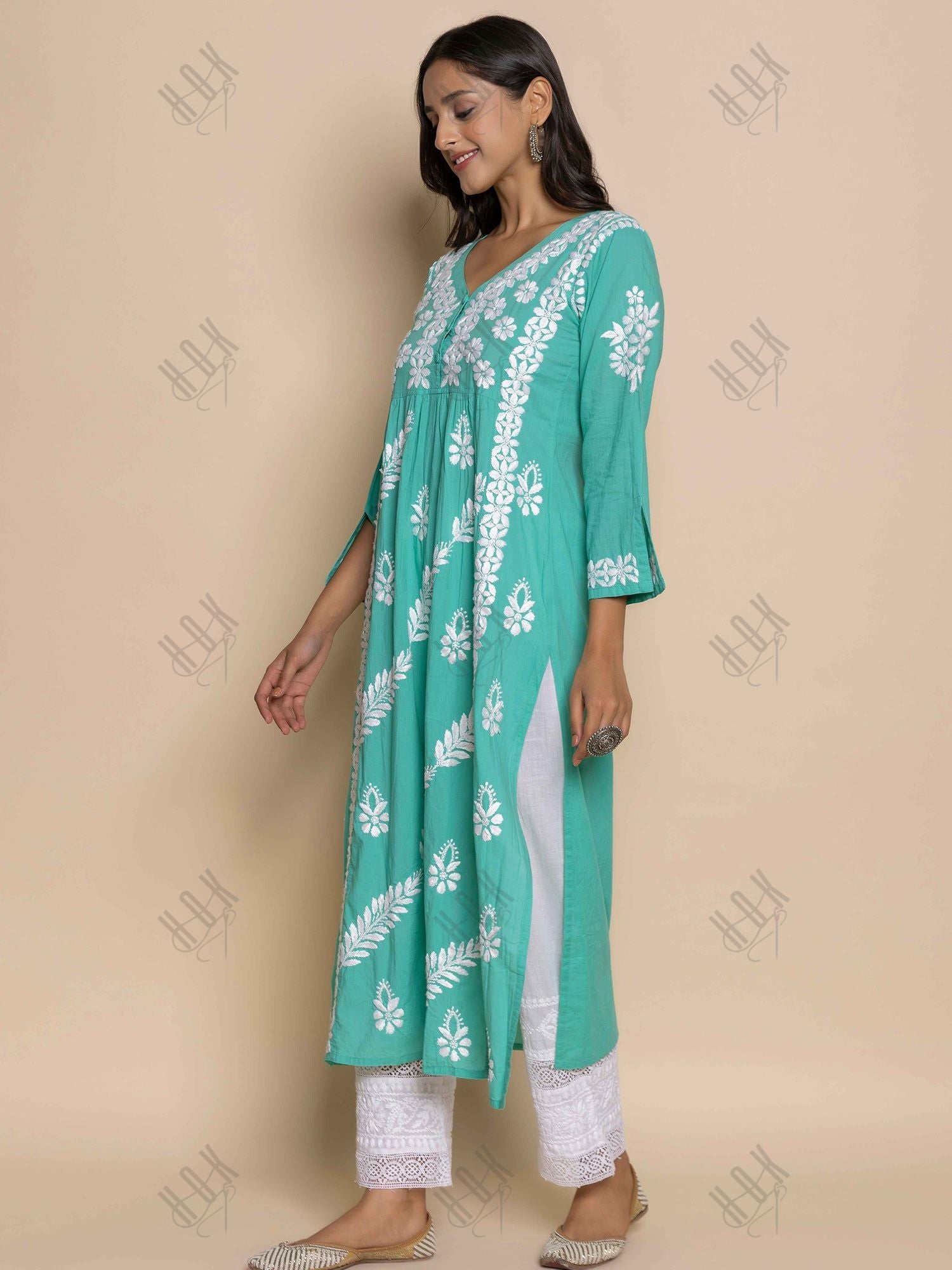 Fizaa Chikankari Kurta in Cotton V Neck Sea Green