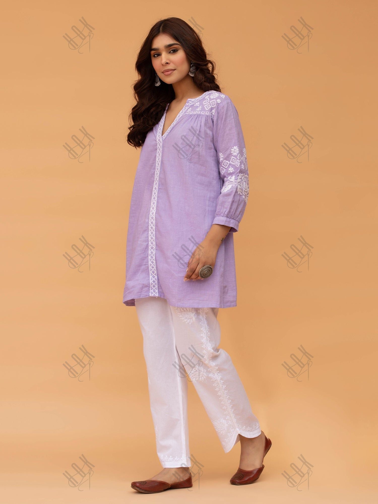 Saba Chikankari Short kurta in Slub Cotton - Lilac