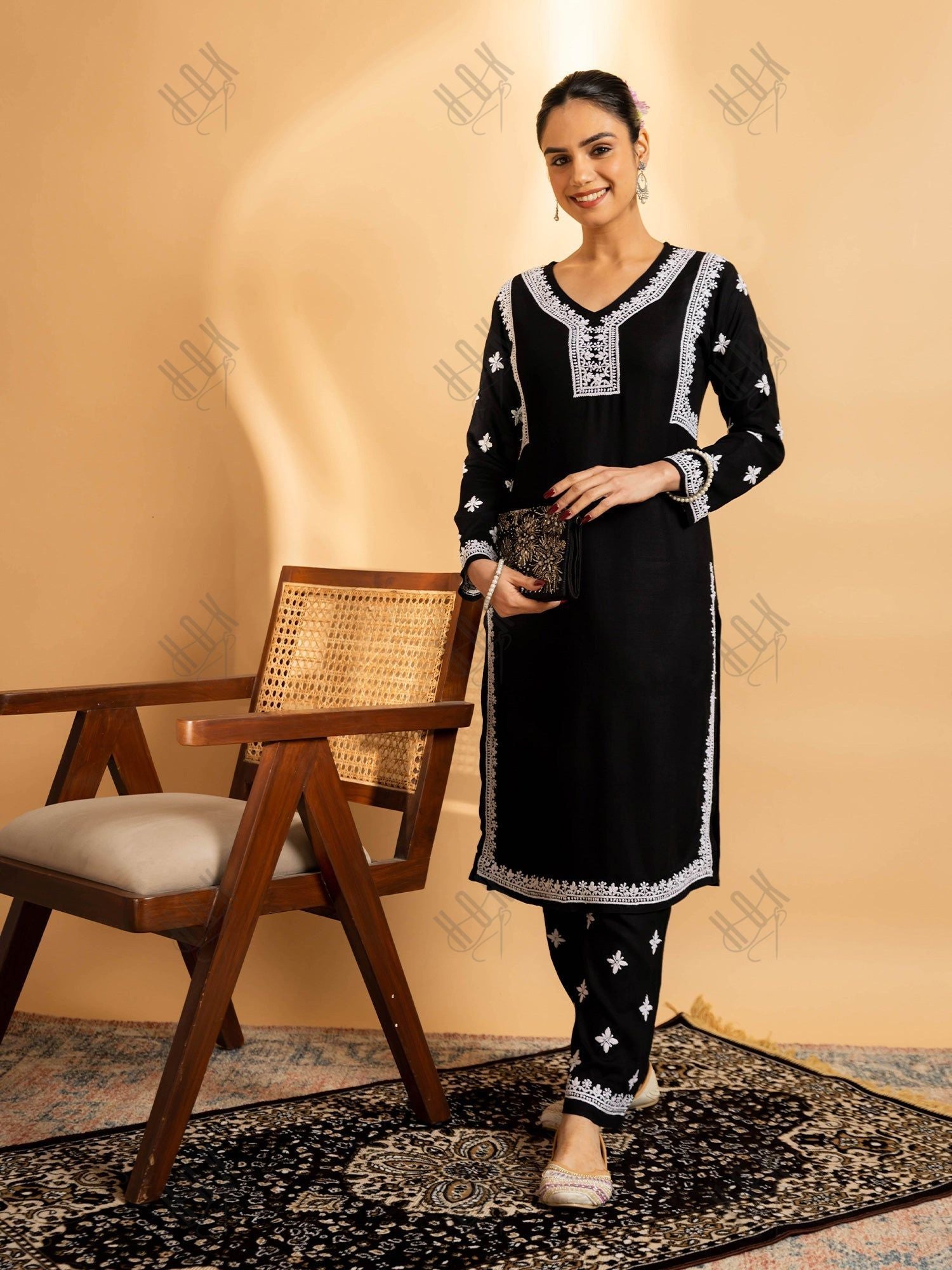 Shruti Hassan in Chikankari Rayon Kurta Set for Women - Black