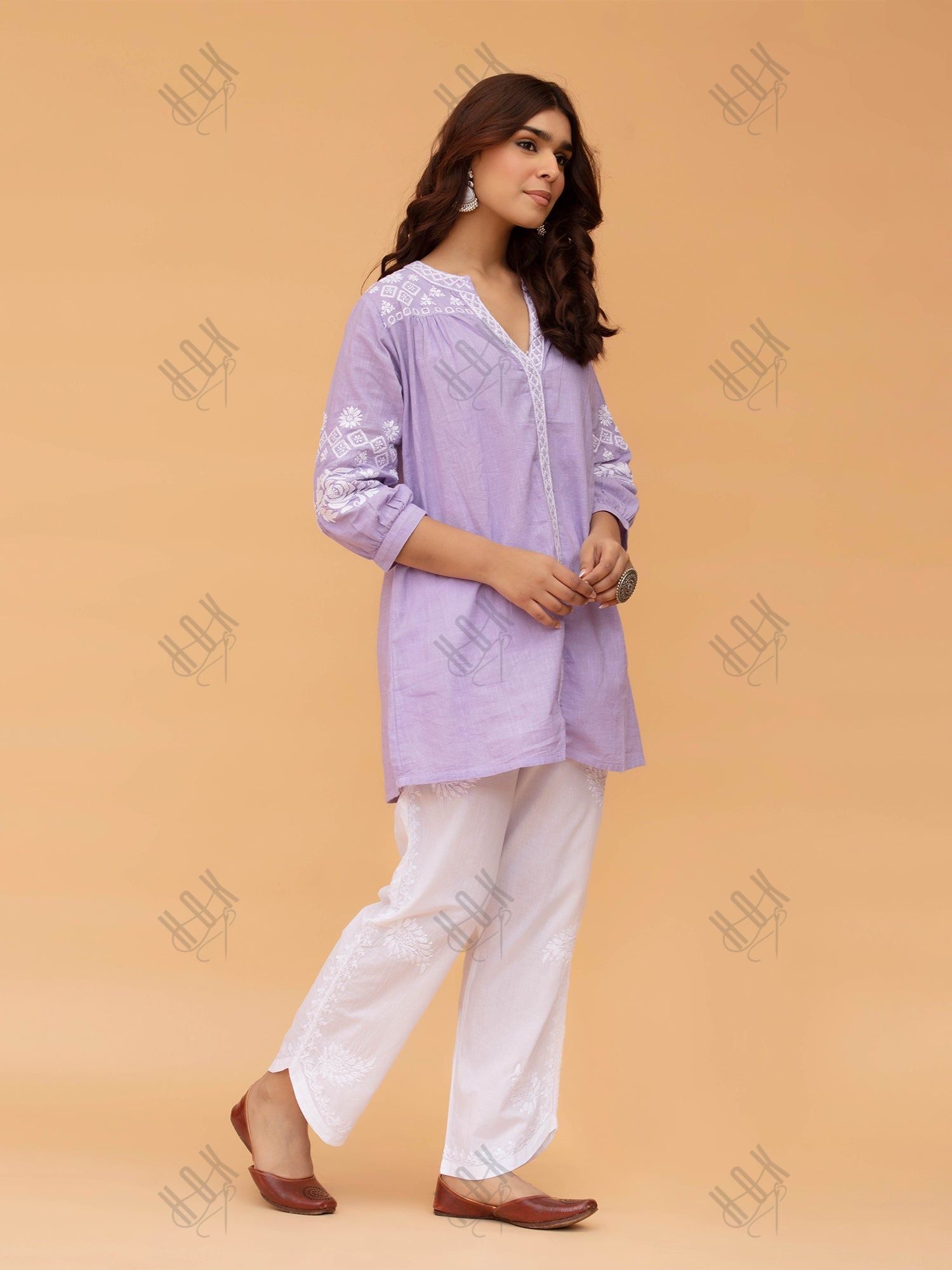 Saba Chikankari Short kurta in Slub Cotton - Lilac