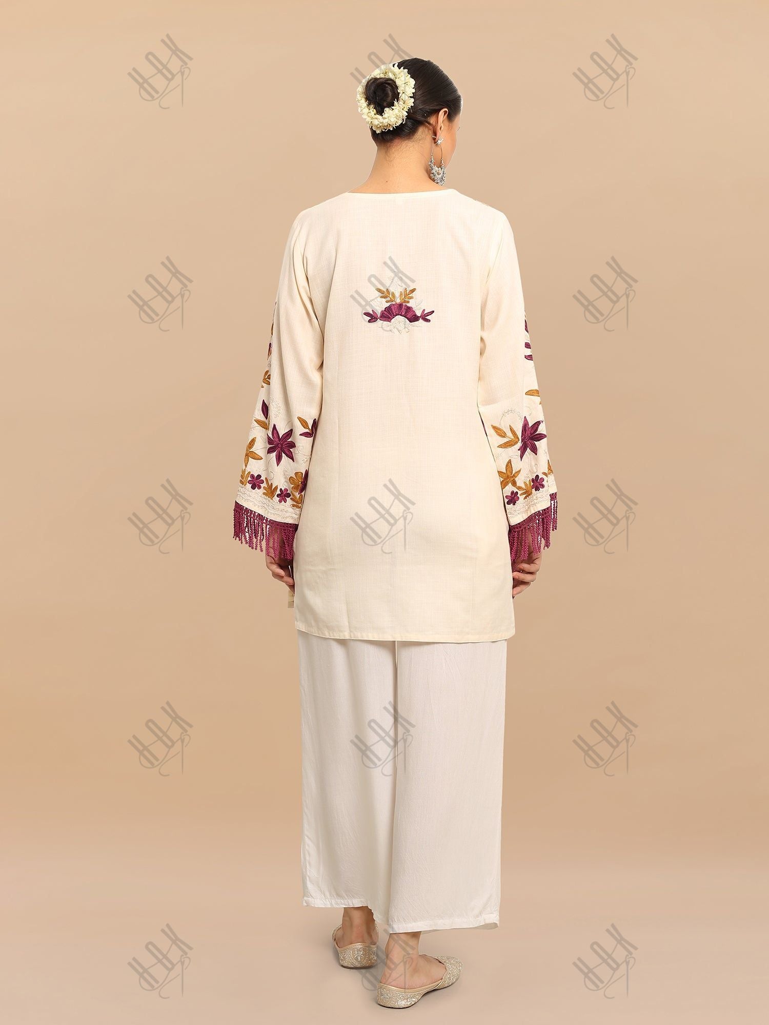 Falak Kashmiri Short Kurta - White