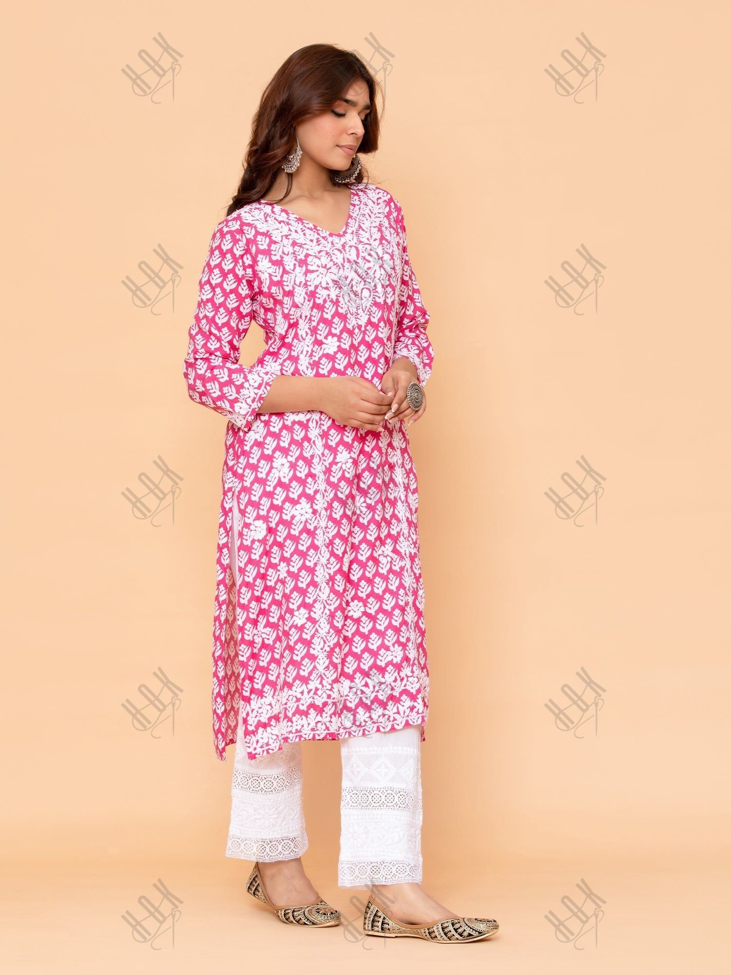 Ashrita shetty in Saba Chikankari Kurta in Muslin - Pink