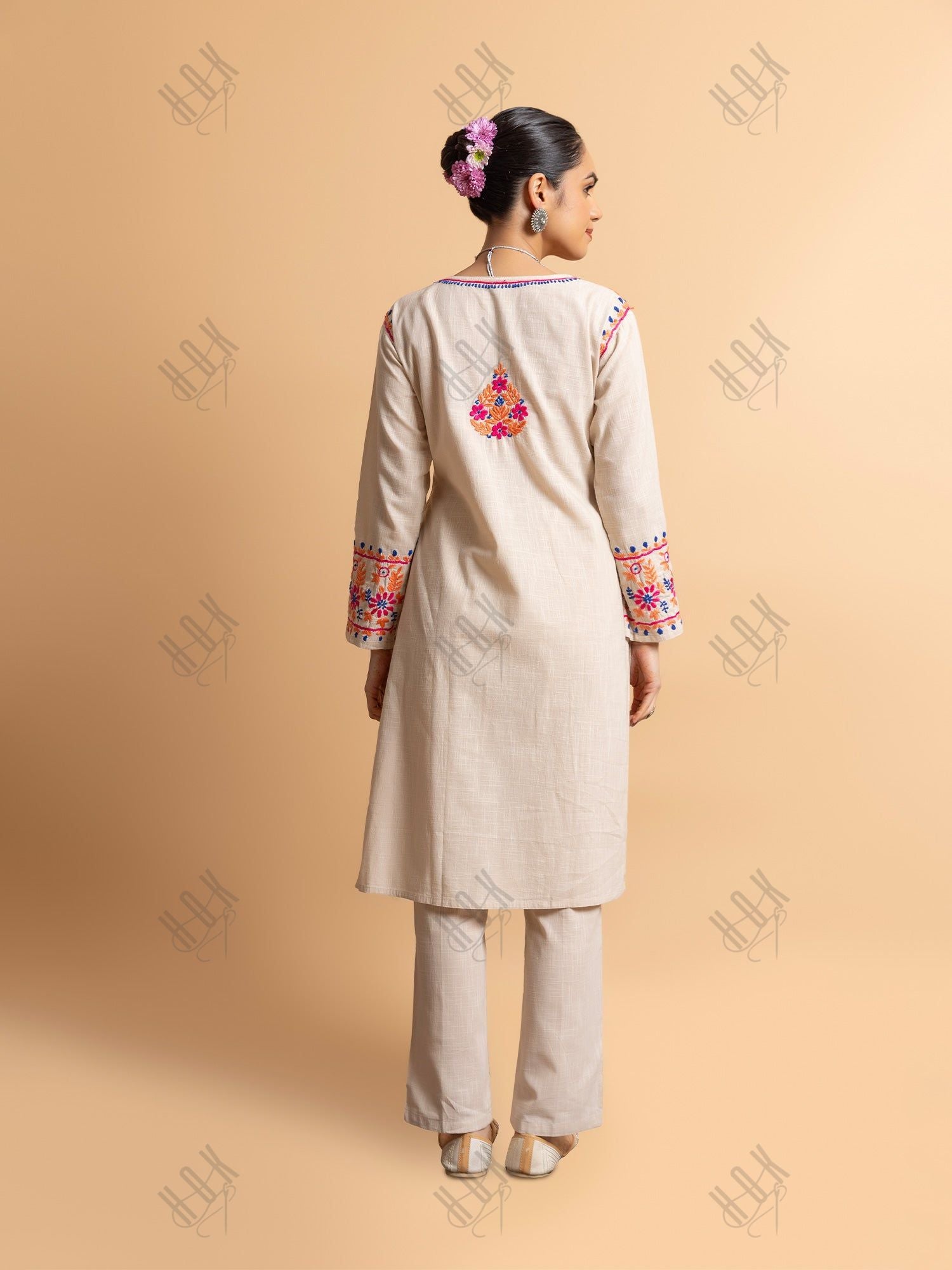 Mansi in Saba Chikankari in Cotton Kurta Set for Women - Beige