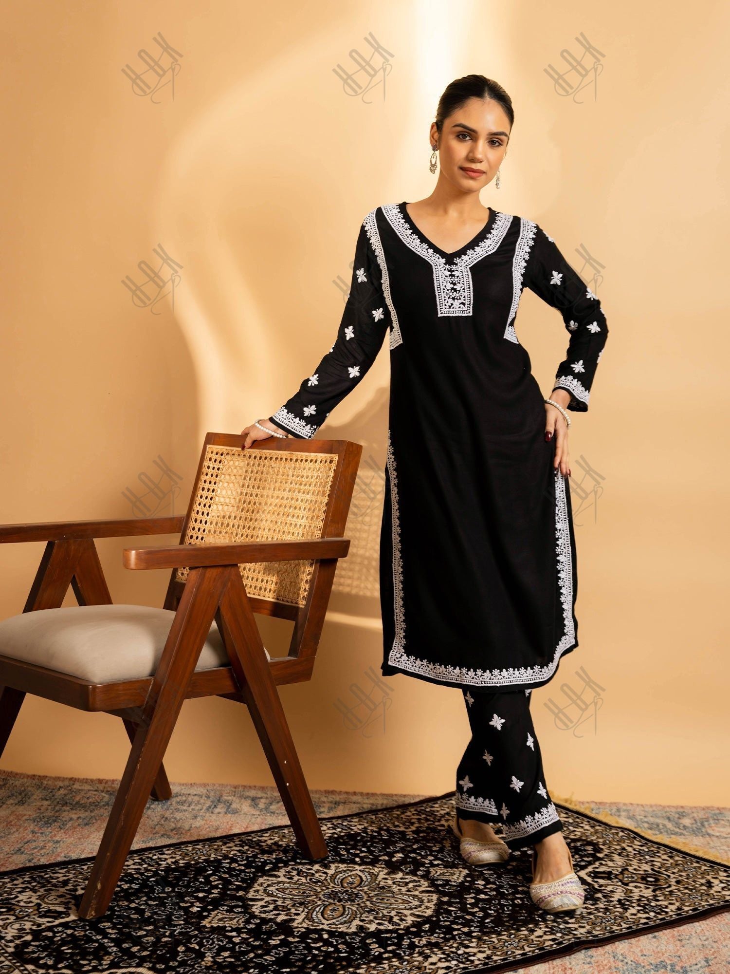 Shruti Hassan in Chikankari Rayon Kurta Set for Women - Black