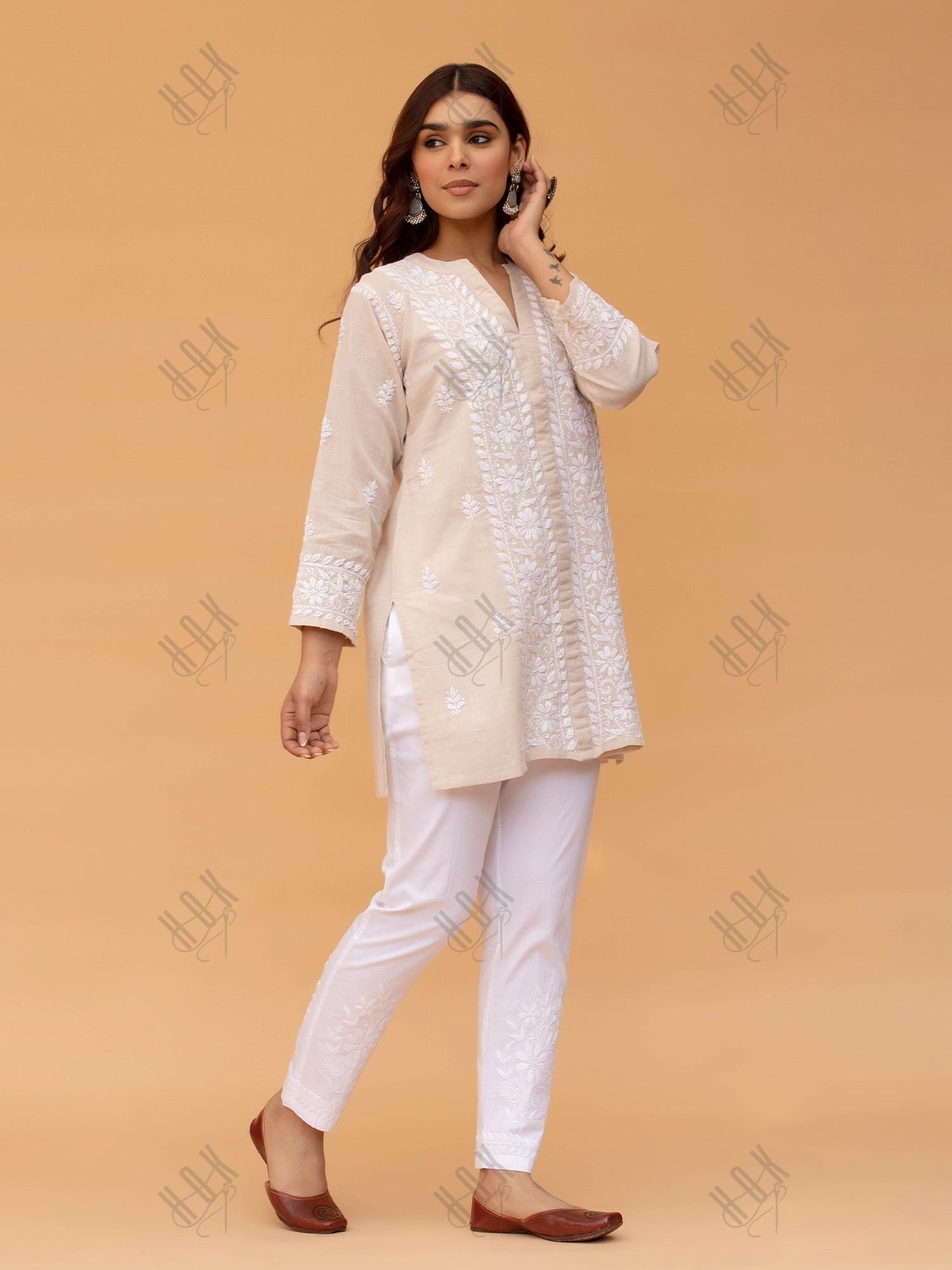 Saba Chikankari Short kurta in Slub cotton - Beige