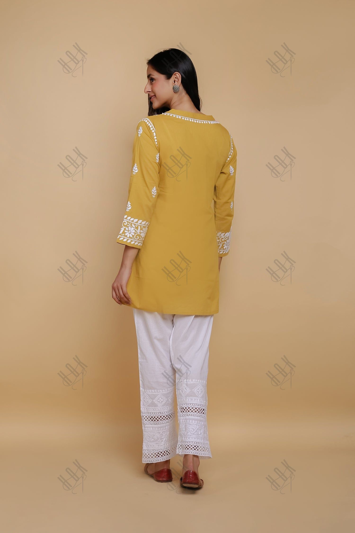 Saba Chikankari Short Kurta In Slub Cotton - Mustard