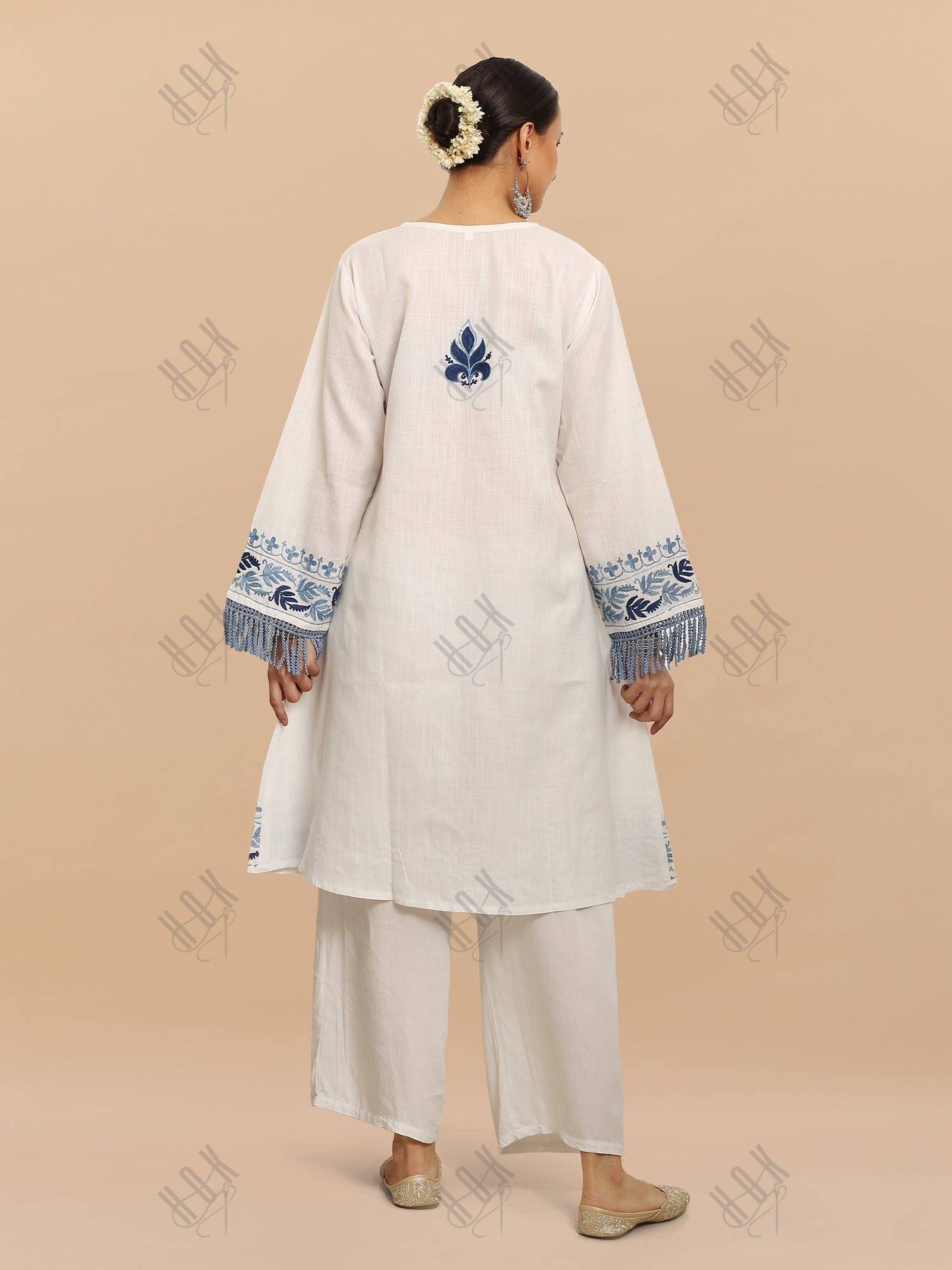 Shiwangi in Falak Kashmiri Long Kurta - White