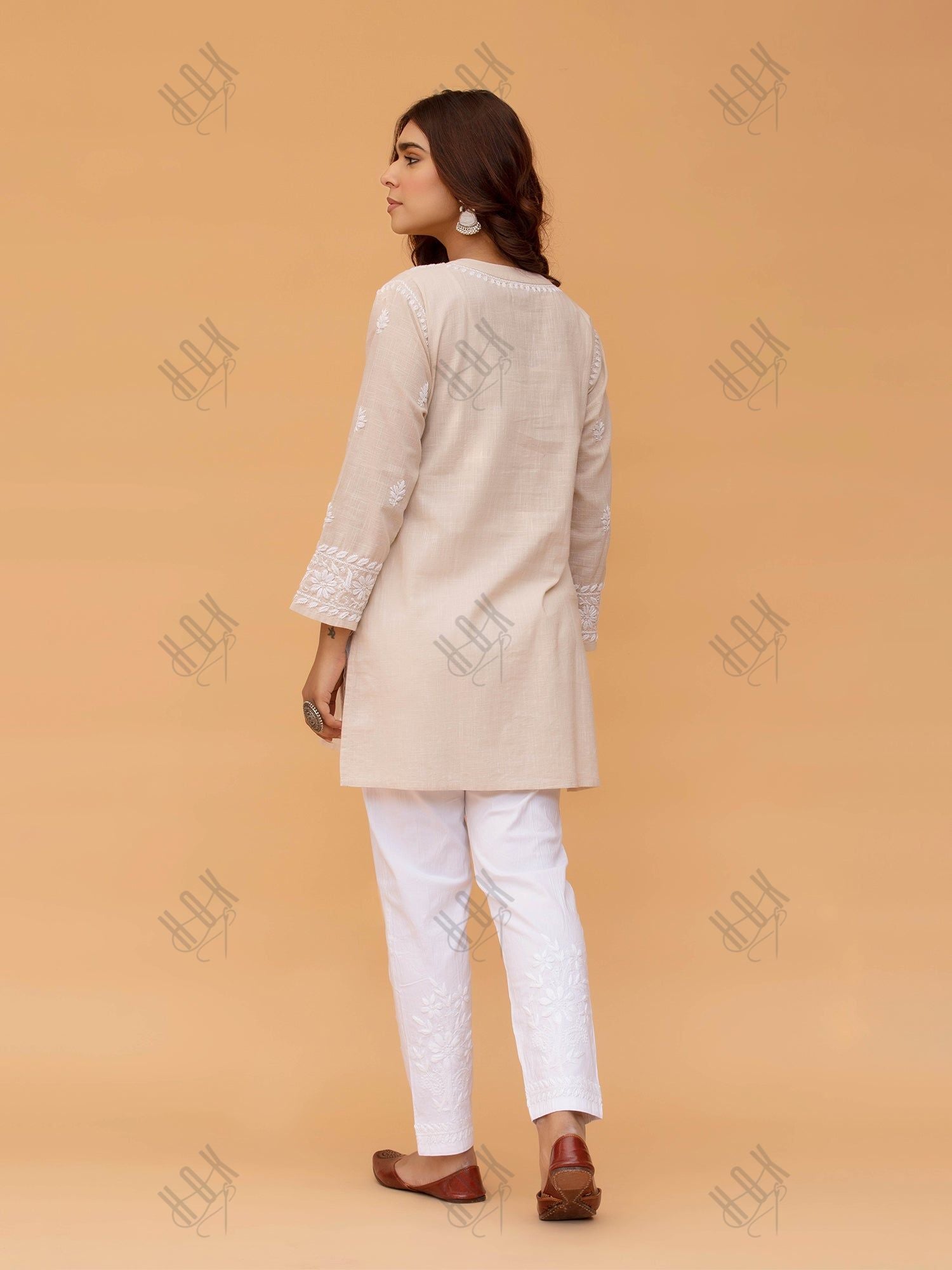 Saba Chikankari Short kurta in Slub cotton - Beige