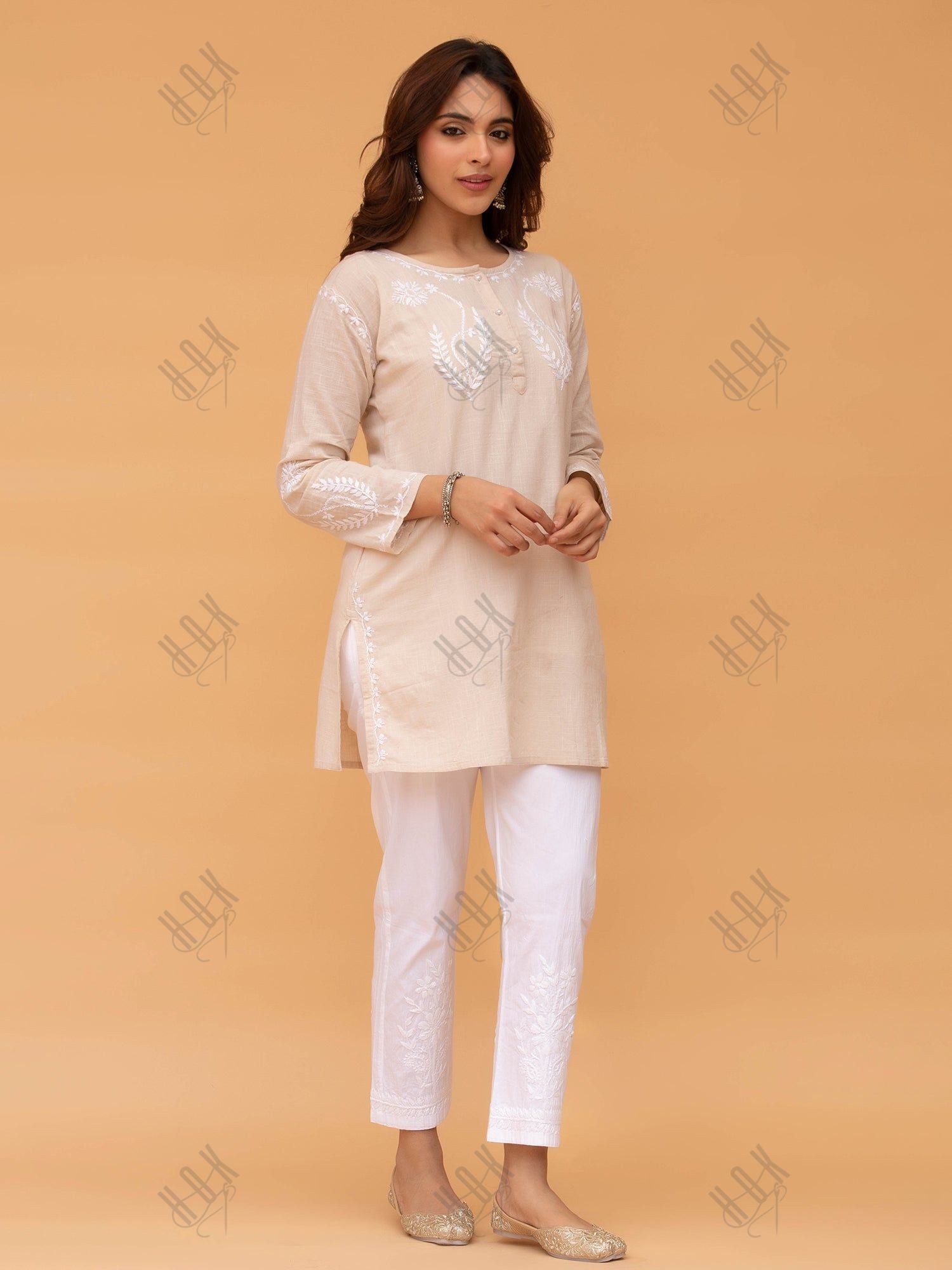 Saba Chikankari Short kurta in Slub cotton - Beige