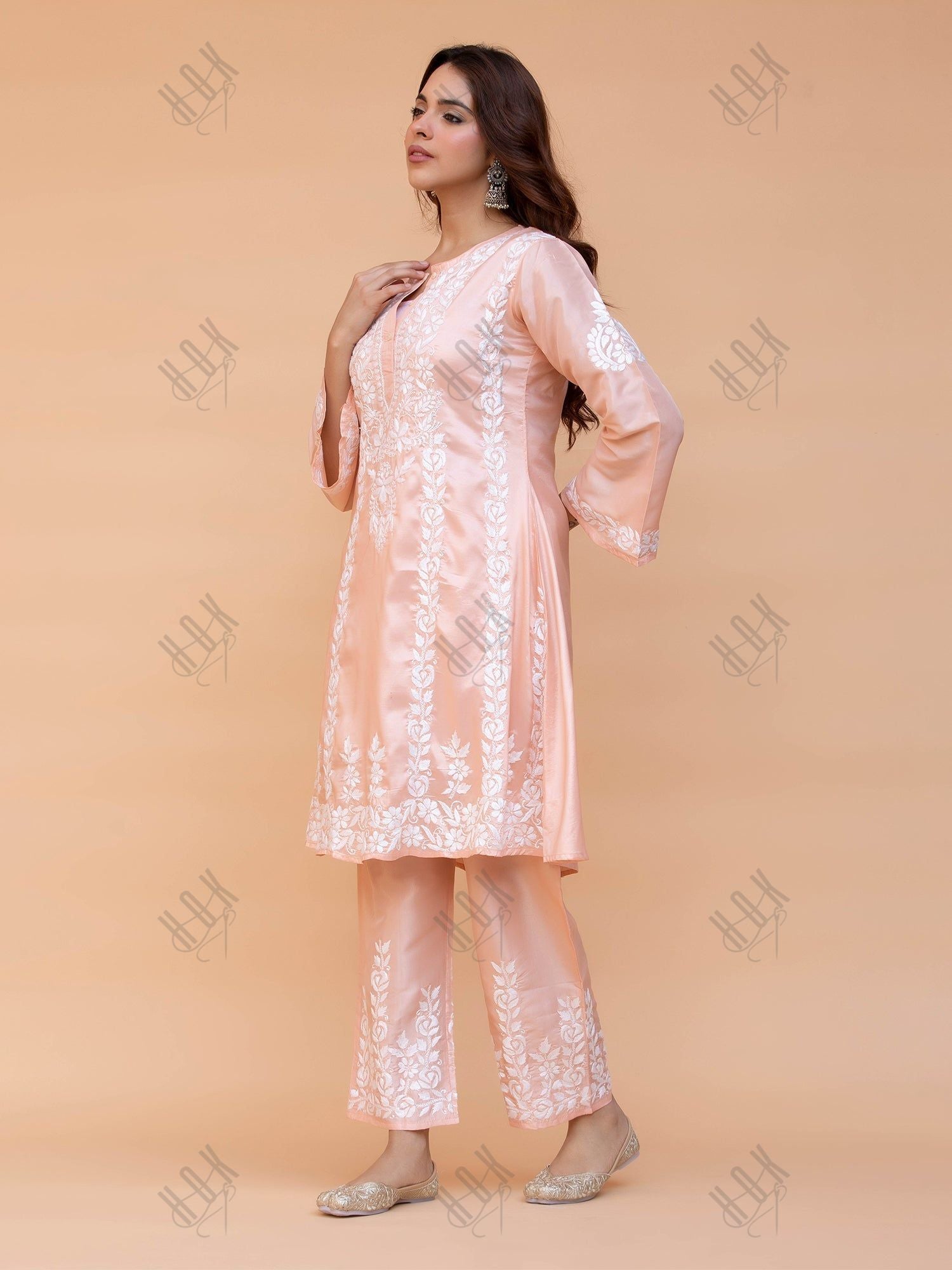 Mahnaz in Saba Chikankari Kurta Set in Habutai Silk - Peach