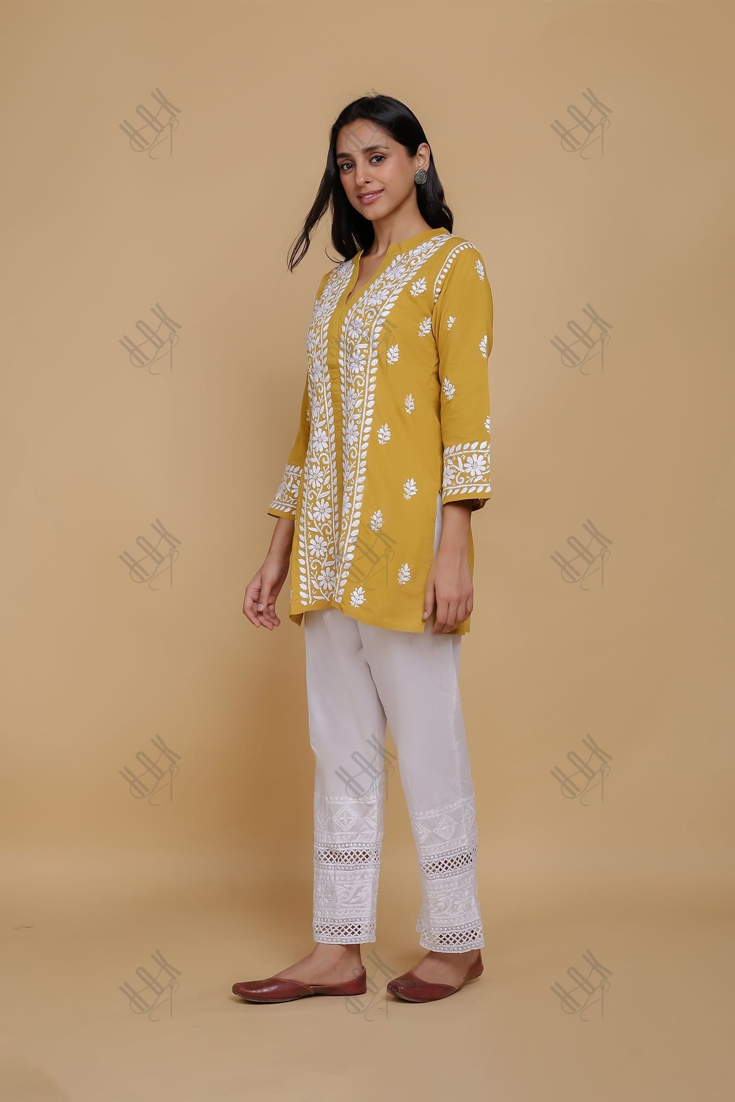 Saba Chikankari Short Kurta In Slub Cotton - Mustard