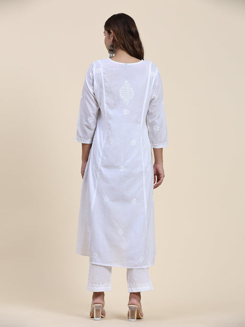 Load image into Gallery viewer, Samma Chikankari Long Kurta V-Neck Cotton for Women- White - House Of Kari (Chikankari Clothing)
