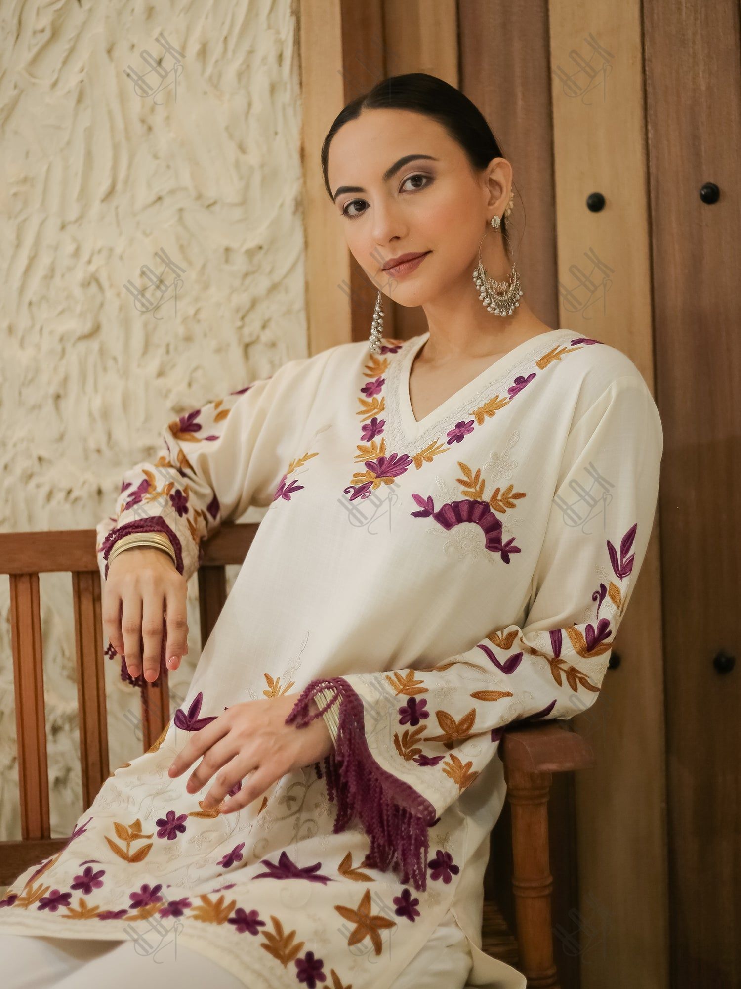 Falak Kashmiri Short Kurta - White