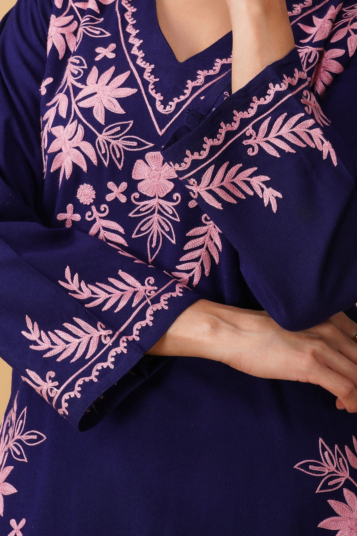 Woolen Kashmiri Aari Kurta Set – Navy Blue