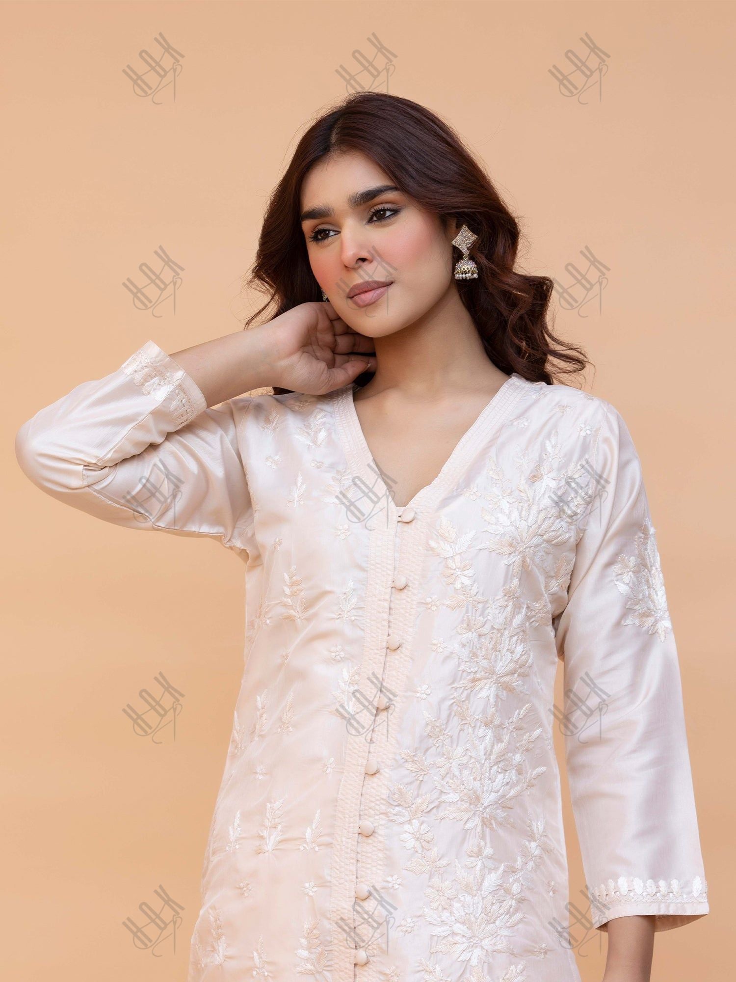 Fiza Malik in Saba Chikankari Kurta Set in Habutai Silk - Cream