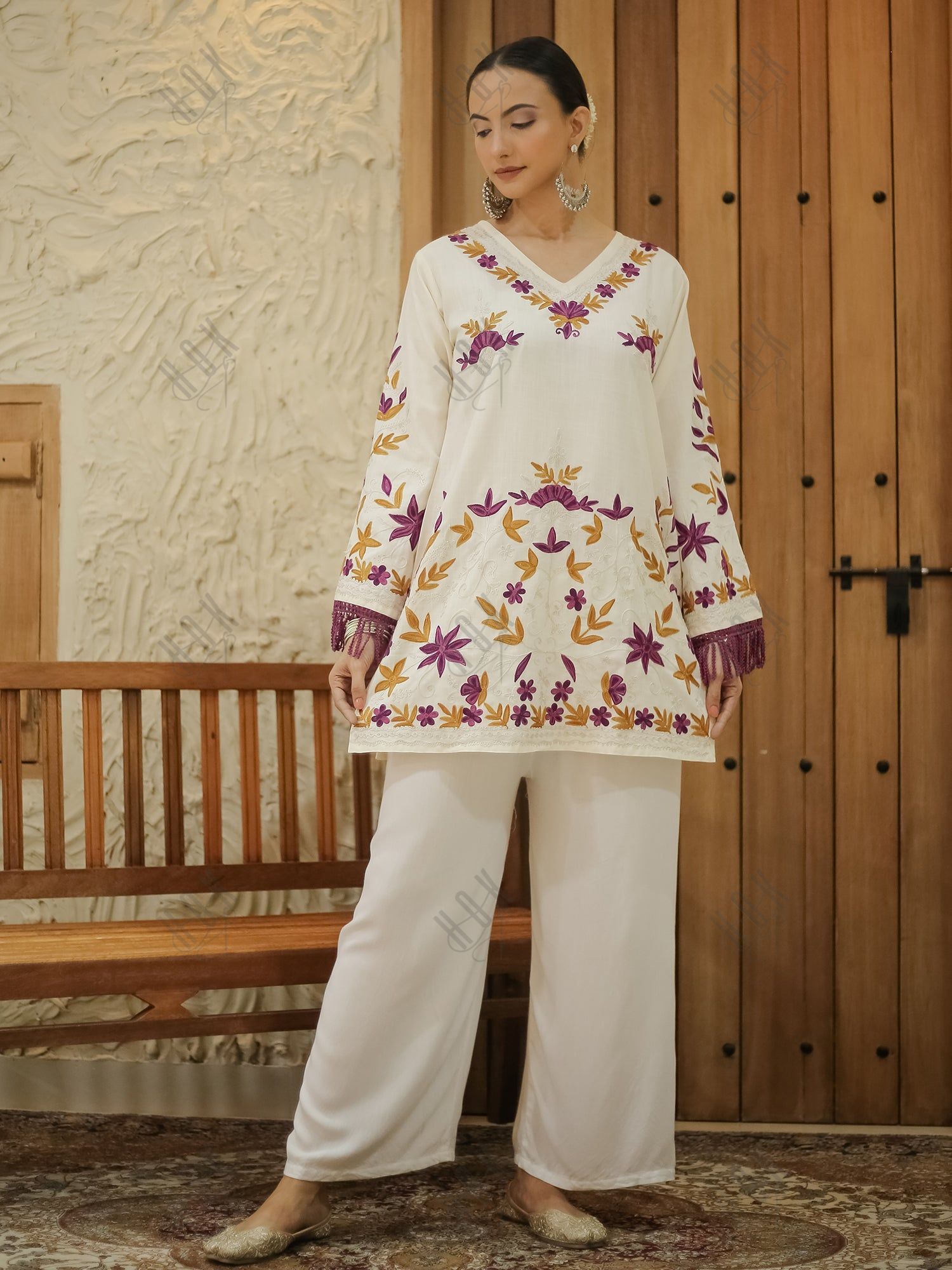 Falak Kashmiri Short Kurta - White