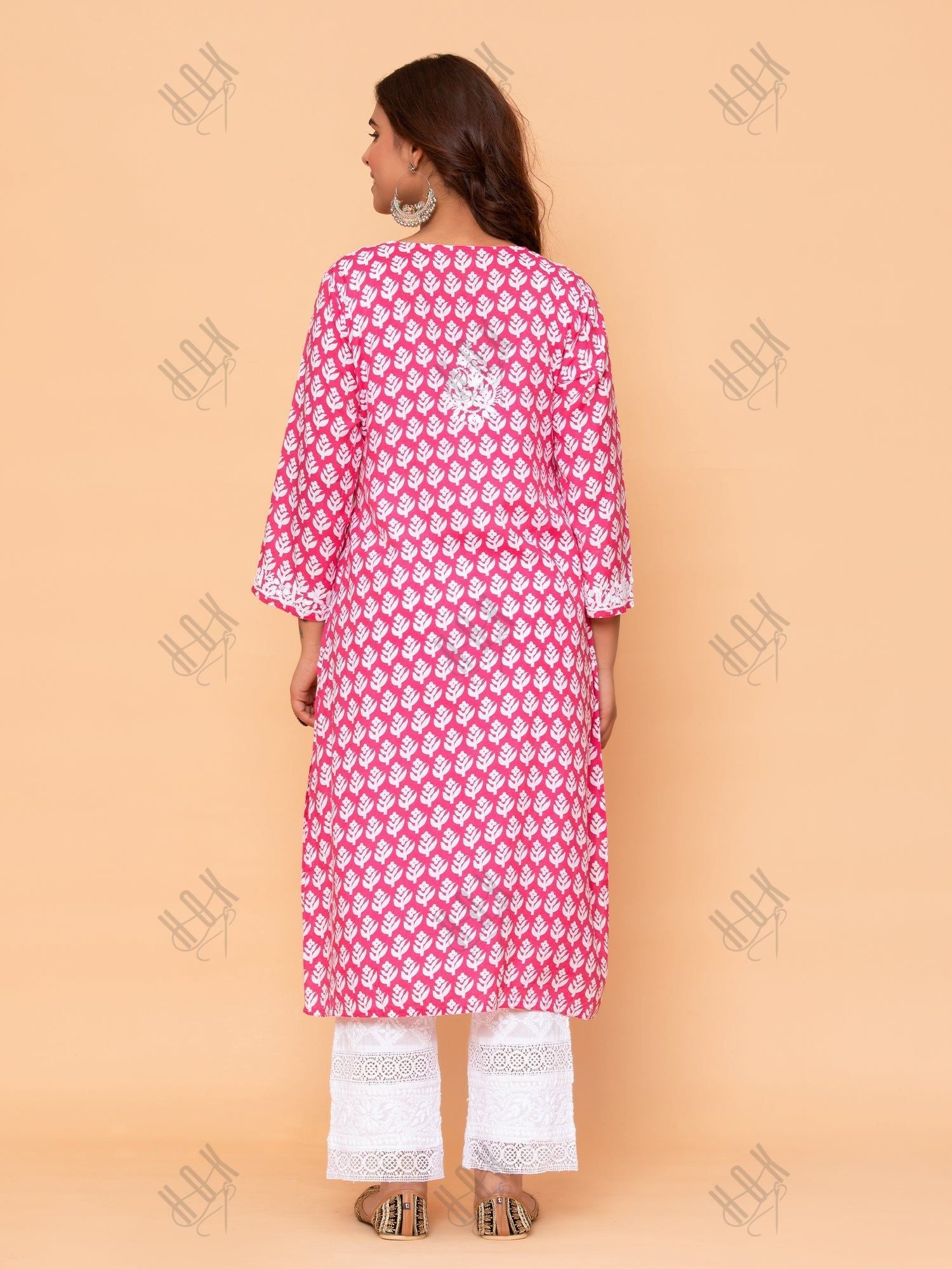 Ashrita shetty in Saba Chikankari Kurta in Muslin - Pink