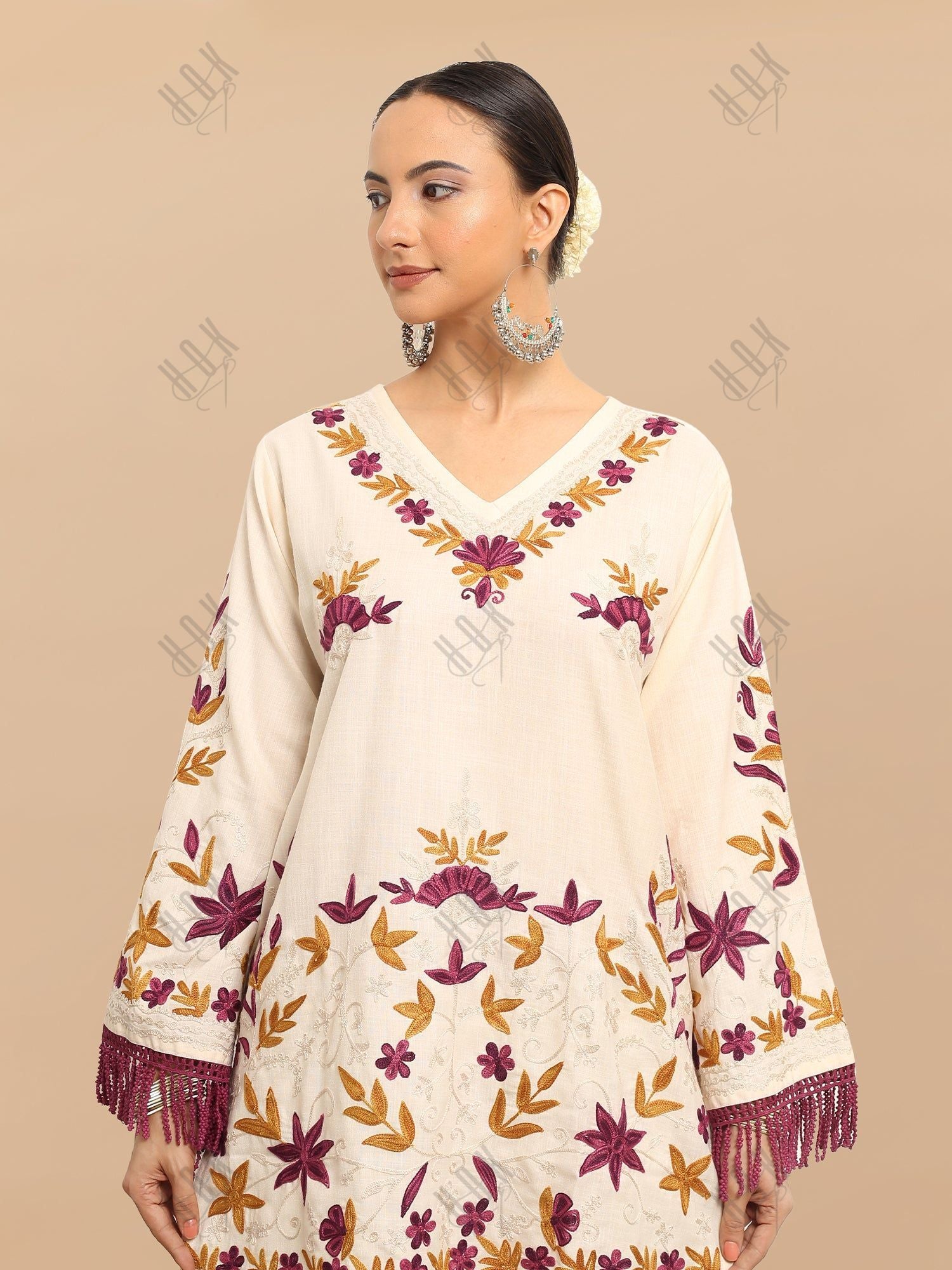 Falak Kashmiri Short Kurta - White