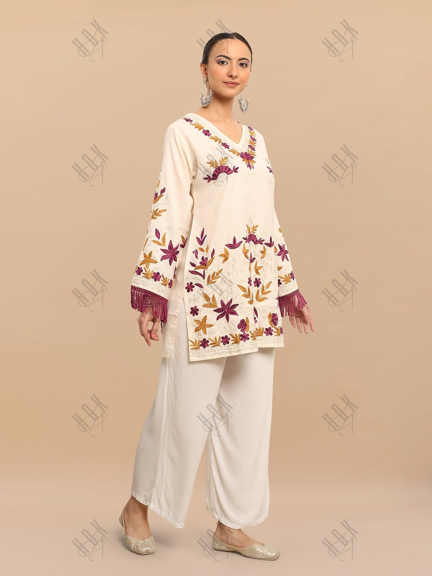 Falak Kashmiri Short Kurta - White