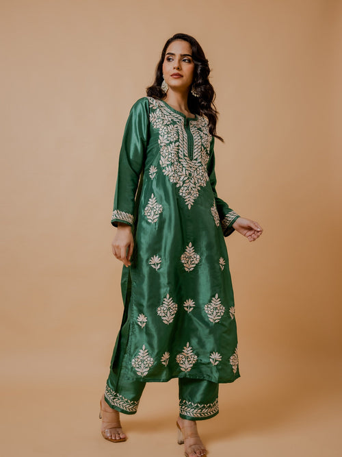 Load image into Gallery viewer, Urmi in Silk Chikankari Kurta Set for Women - Mehndi Green
