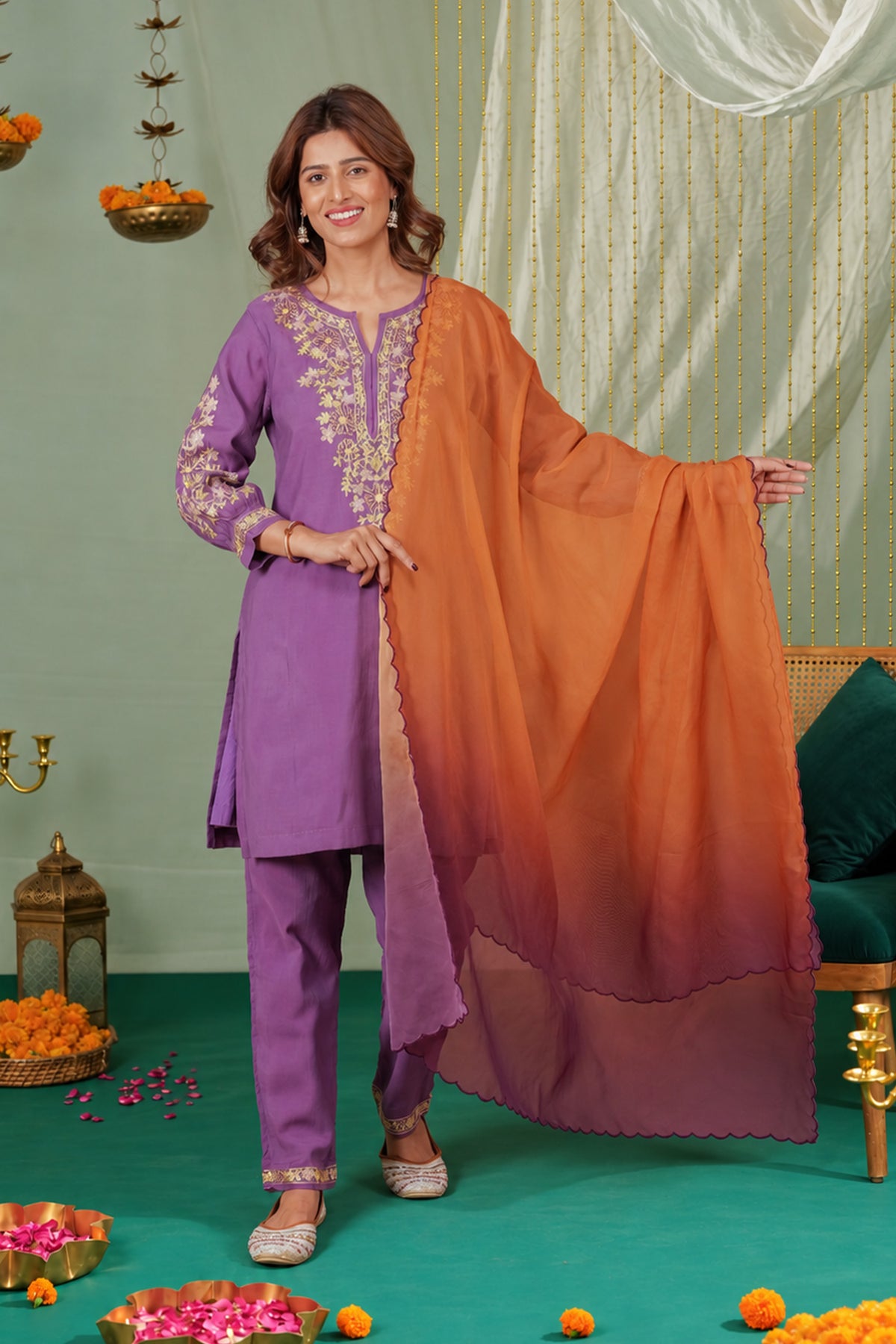 Kashmiri Zari Aari Mul Chanderi Straight Pant Kurta Set in Lavender