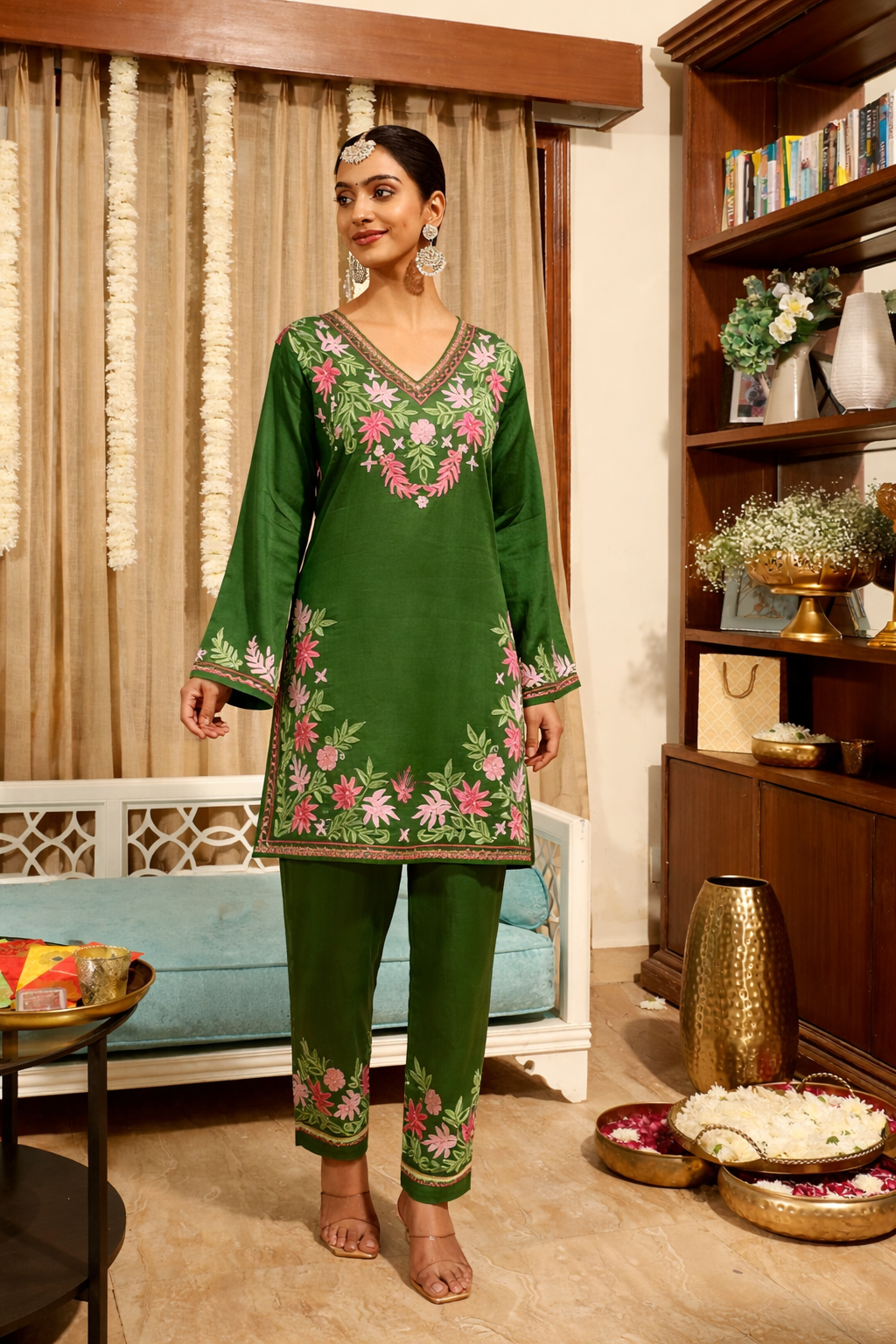 Kashmiri Aari Embroidered Kurta Set with Straight Pants - Green