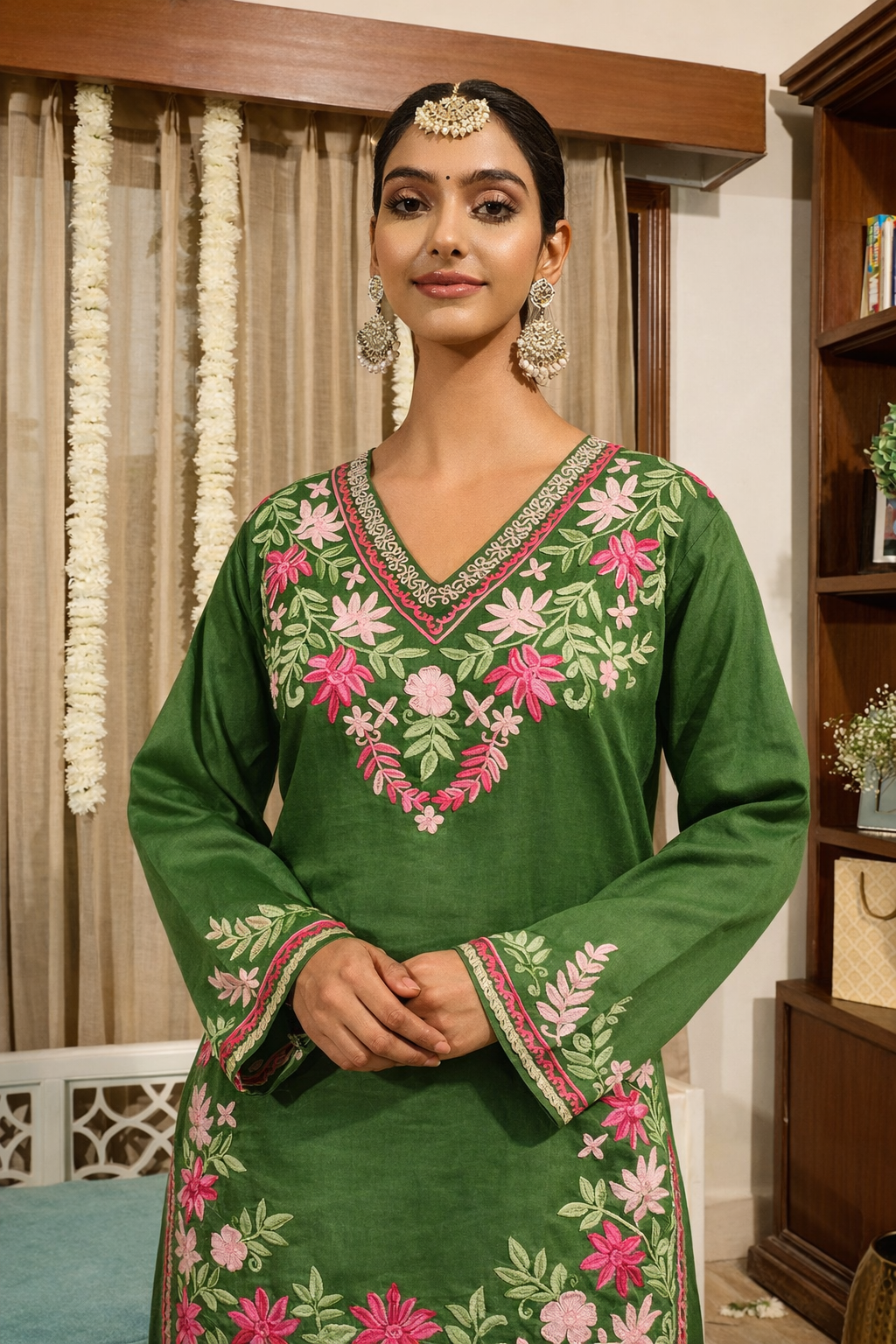 Kashmiri Aari Embroidered Kurta Set with Straight Pants - Green